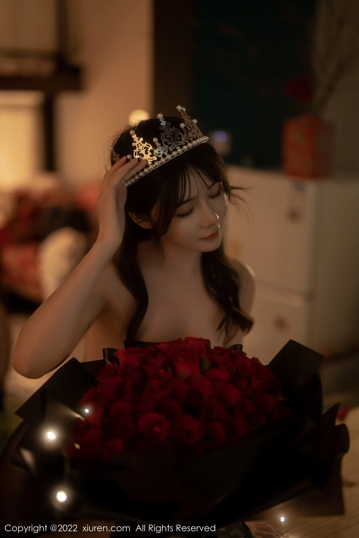 [[XiuRen秀人网]秀人网]No.5552_模特婠婠么私房性感黑色露肩连衣裙配超薄黑丝秀曼妙身材写真74P