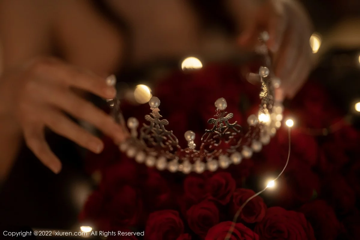 [[XiuRen秀人网]秀人网]No.5552_模特婠婠么私房性感黑色露肩连衣裙配超薄黑丝秀曼妙身材写真74P