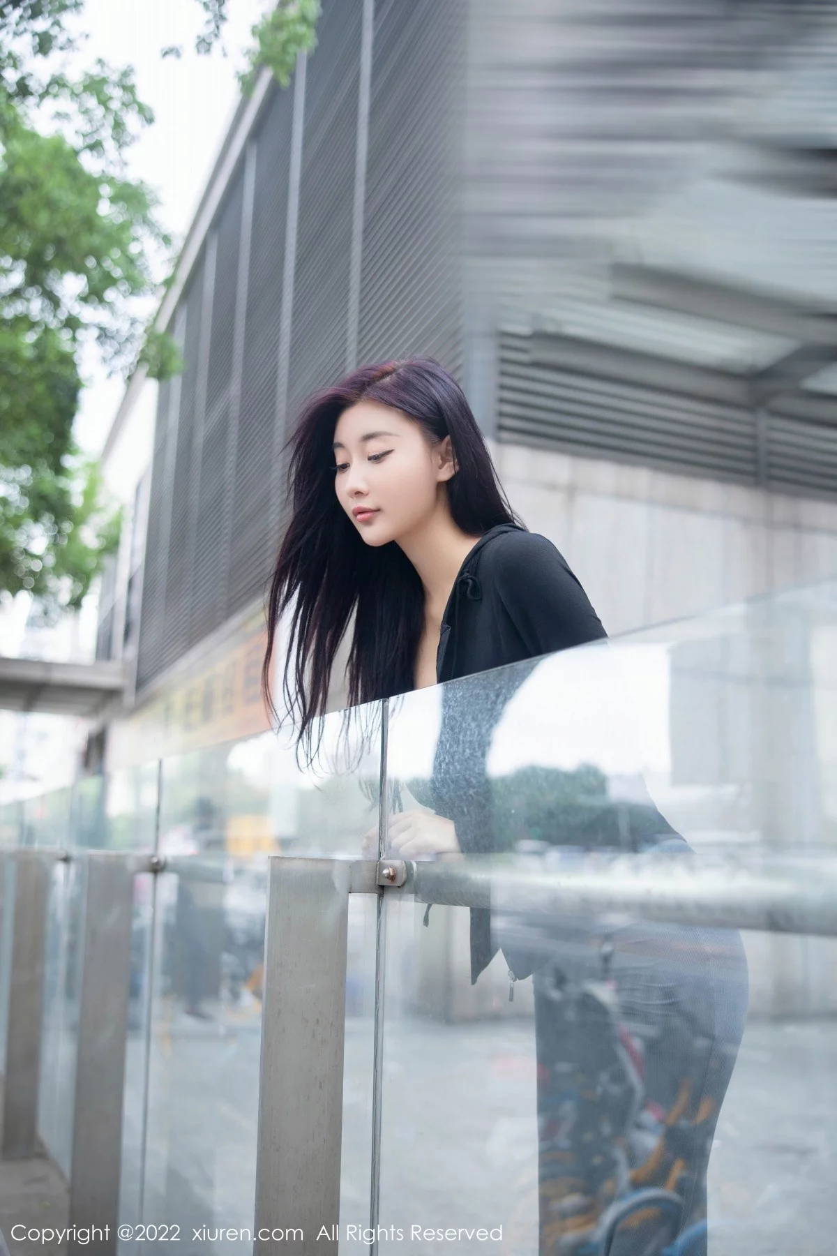 [[XiuRen秀人网]秀人网]No.5553_新人模特顾楚楚maily性感深灰色吊带裙配诱人灰丝完美诱惑写真96P