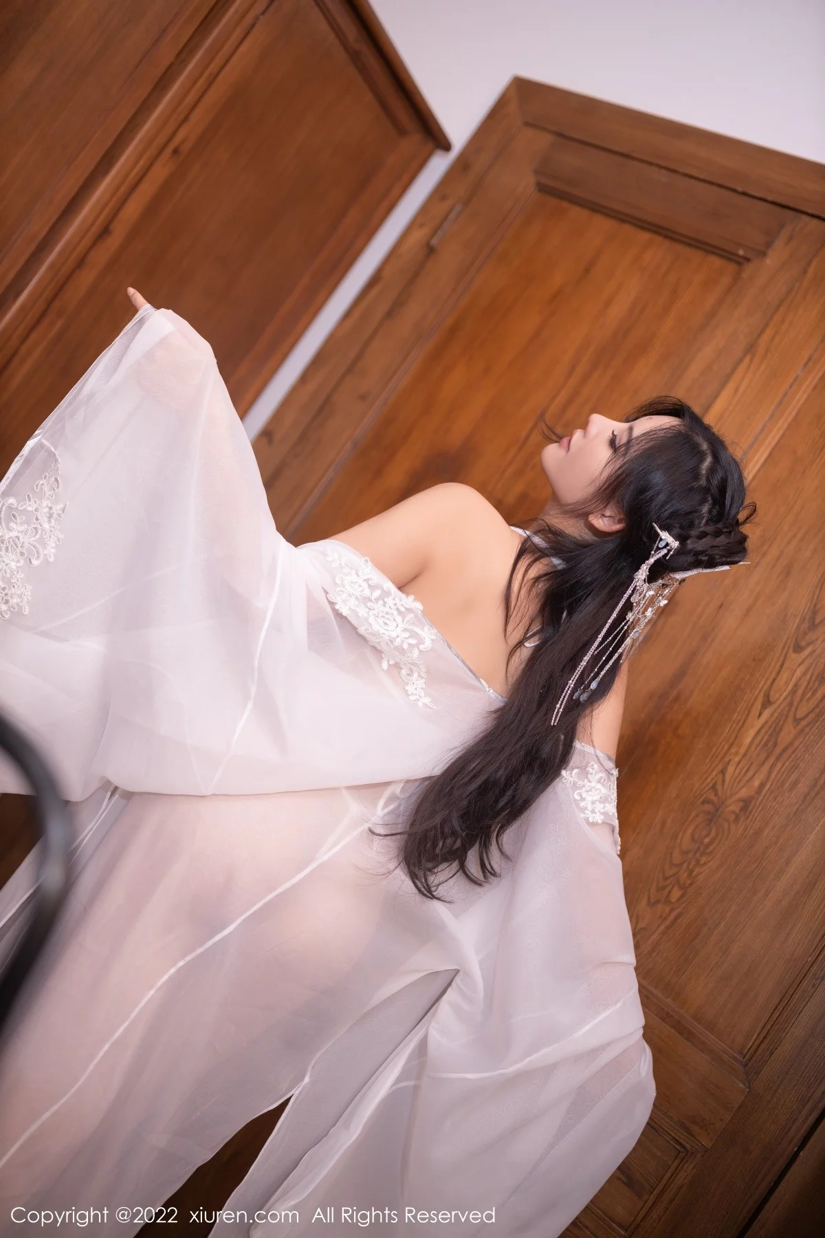 [[XiuRen秀人网]秀人网]No.5573_模特就是阿朱啊嫦娥装扮中秋主题白色服饰秀曼妙身姿诱惑写真85P