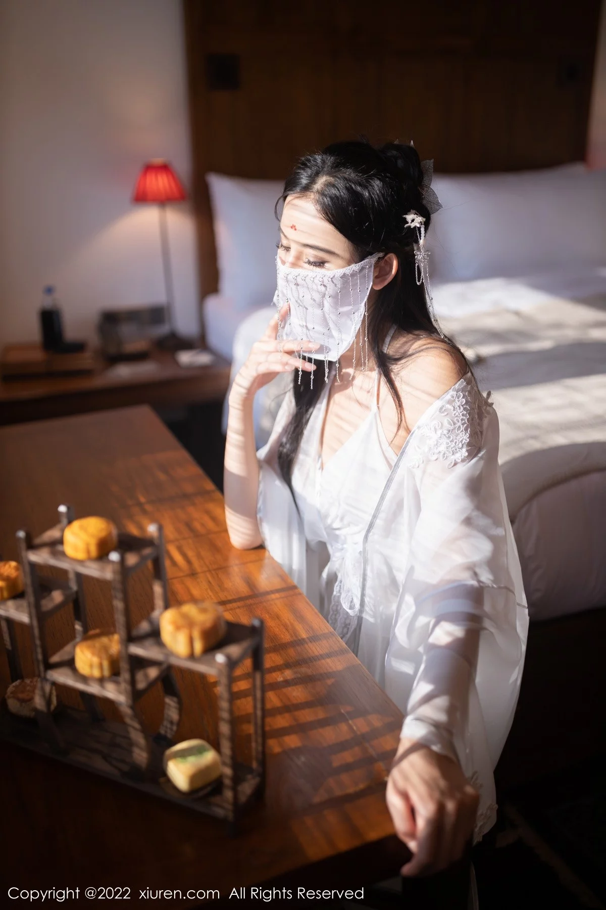 [[XiuRen秀人网]秀人网]No.5573_模特就是阿朱啊嫦娥装扮中秋主题白色服饰秀曼妙身姿诱惑写真85P