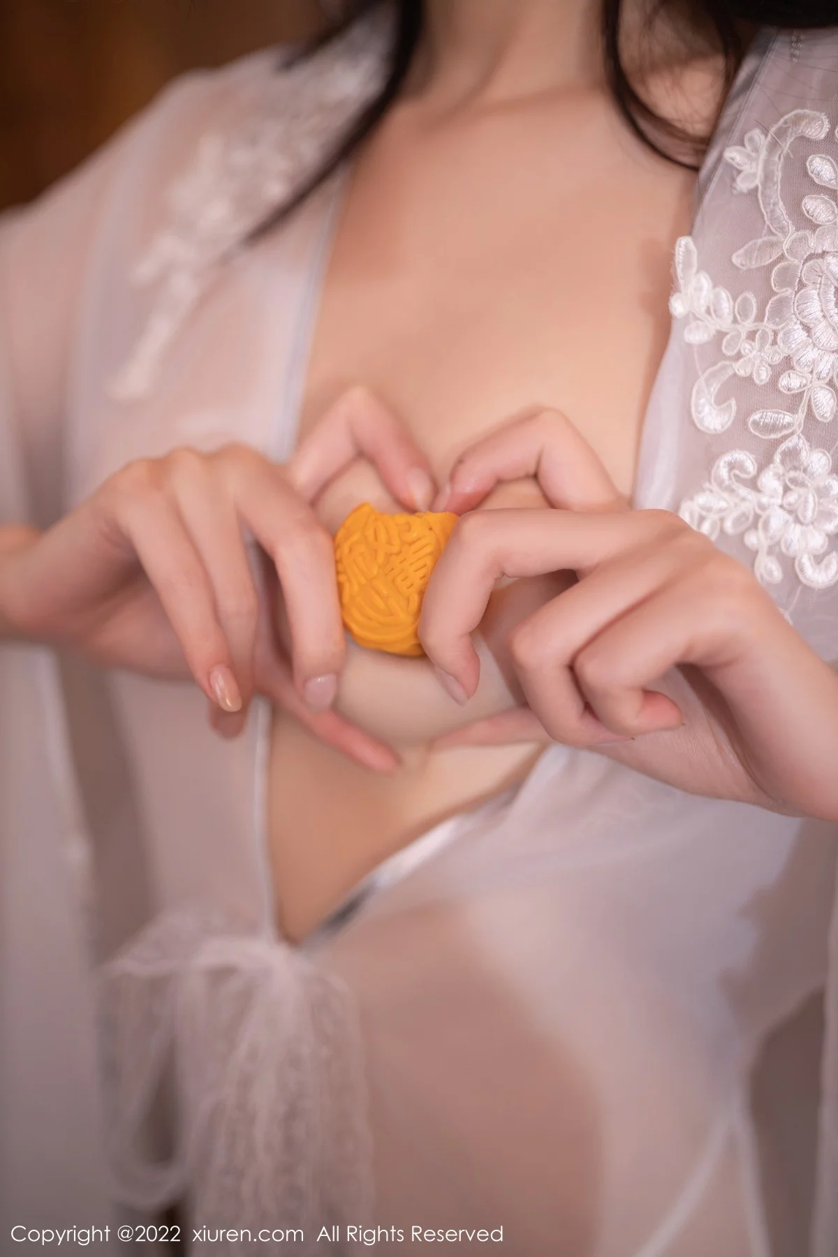 [[XiuRen秀人网]秀人网]No.5573_模特就是阿朱啊嫦娥装扮中秋主题白色服饰秀曼妙身姿诱惑写真85P