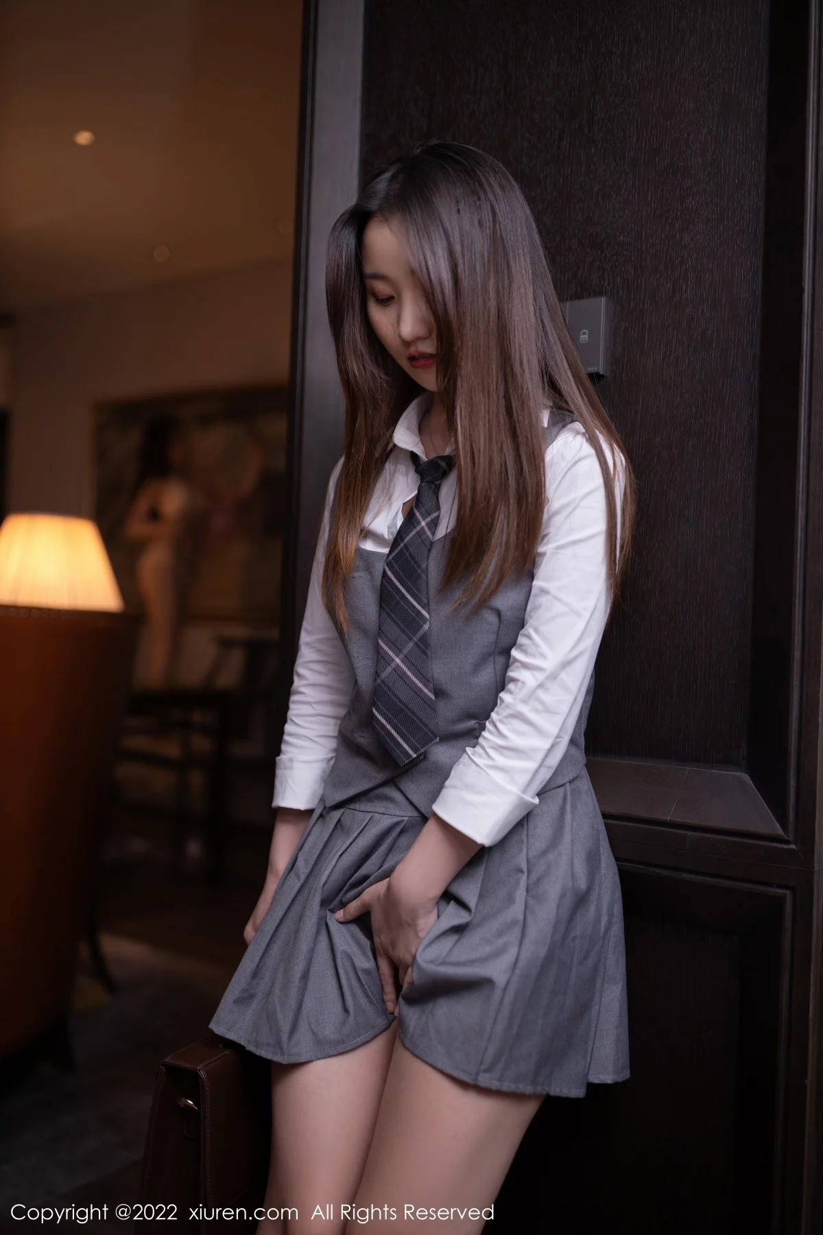 [[XiuRen秀人网]秀人网]No.5570_模特鱼子酱Fish云南旅拍粉色上衣配牛仔裤秀完美身材诱惑写真80P