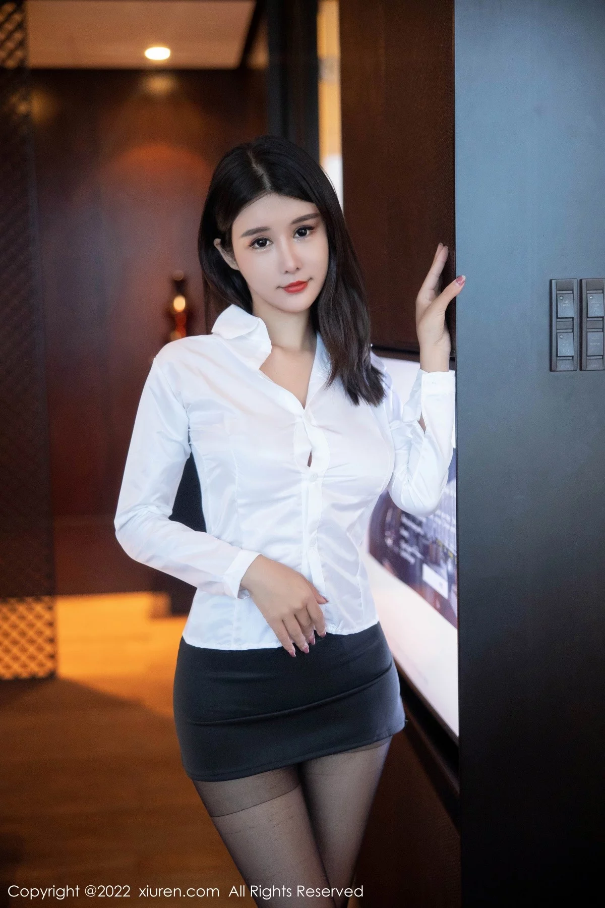 [[XiuRen秀人网]秀人网]No.5578_模特夏沫沫tifa性感白衬衣配黑色短裙露超薄黑丝完美诱惑写真74P