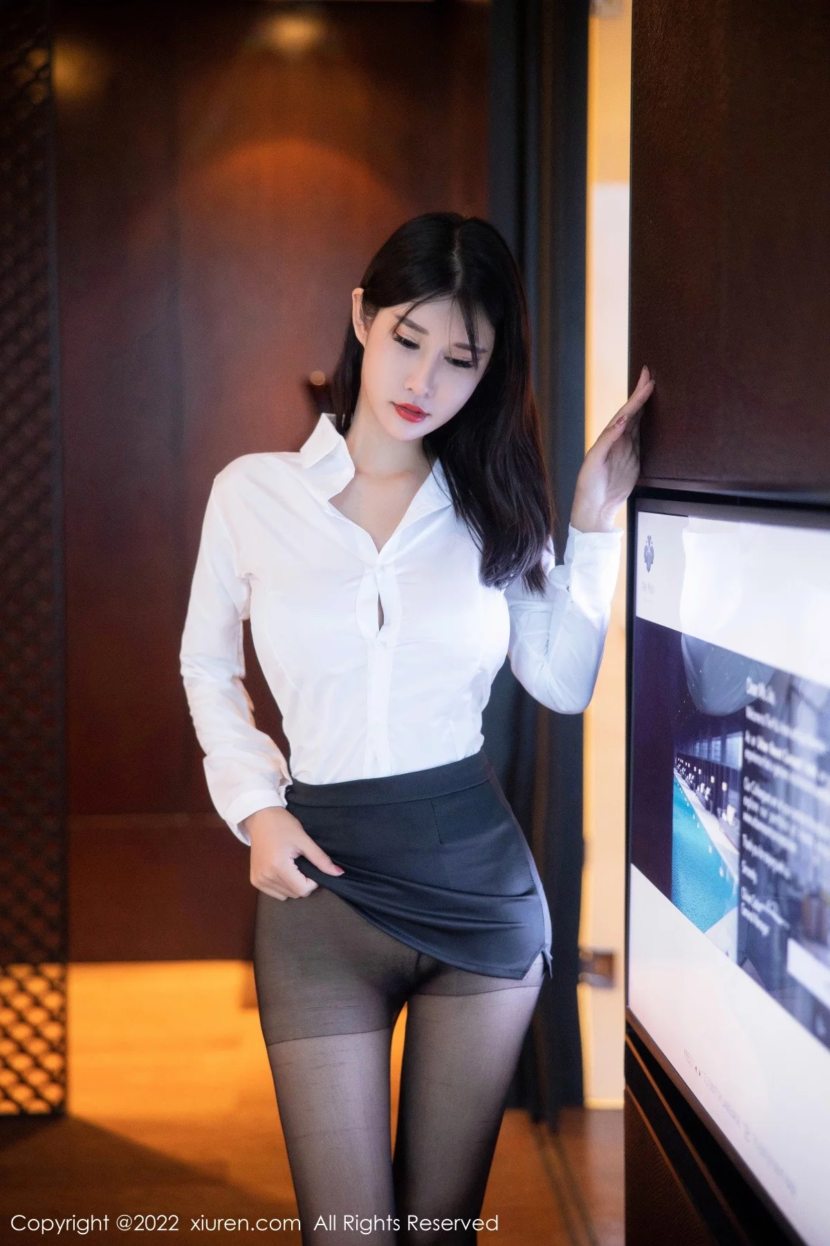 [[XiuRen秀人网]秀人网]No.5578_模特夏沫沫tifa性感白衬衣配黑色短裙露超薄黑丝完美诱惑写真74P