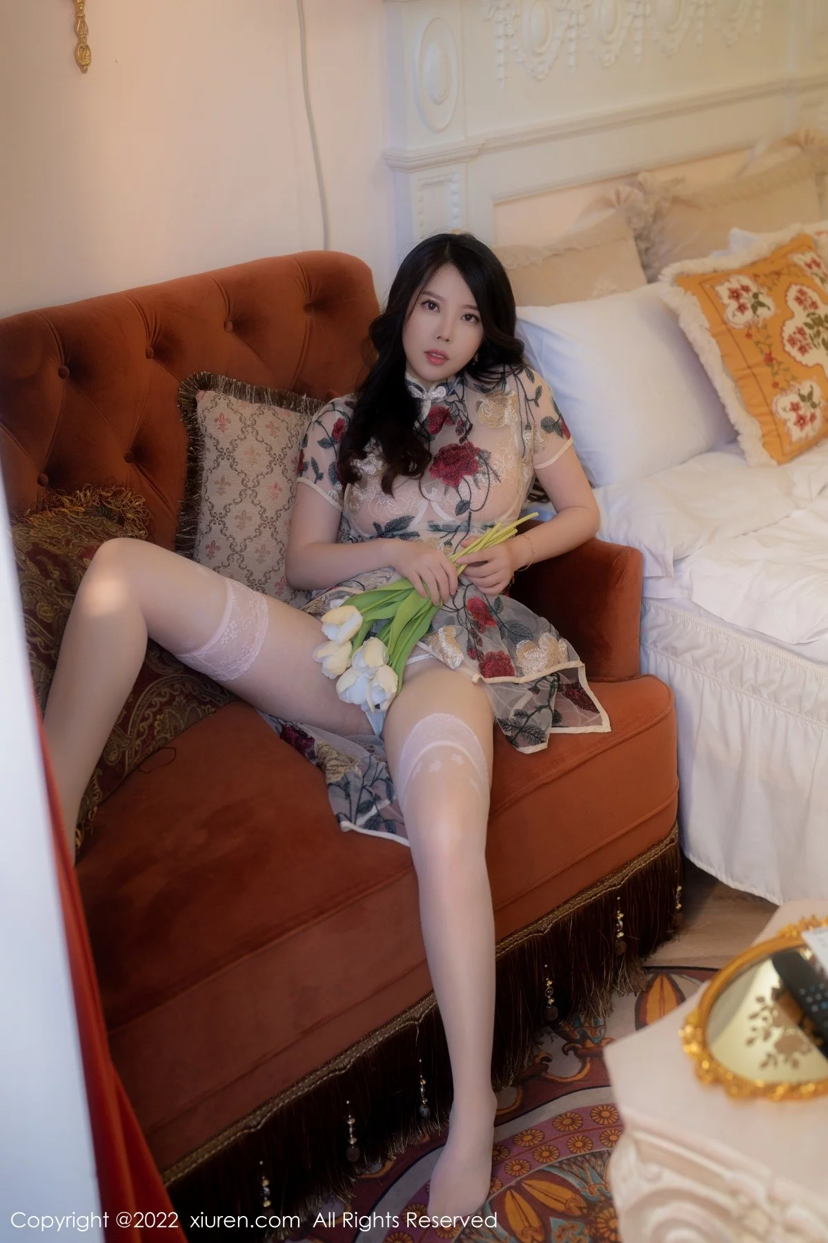 [[XiuRen秀人网]秀人网]No.5577_模特白茹雪私房浅色薄纱旗袍配原色丝袜秀惹火身材诱惑写真56P