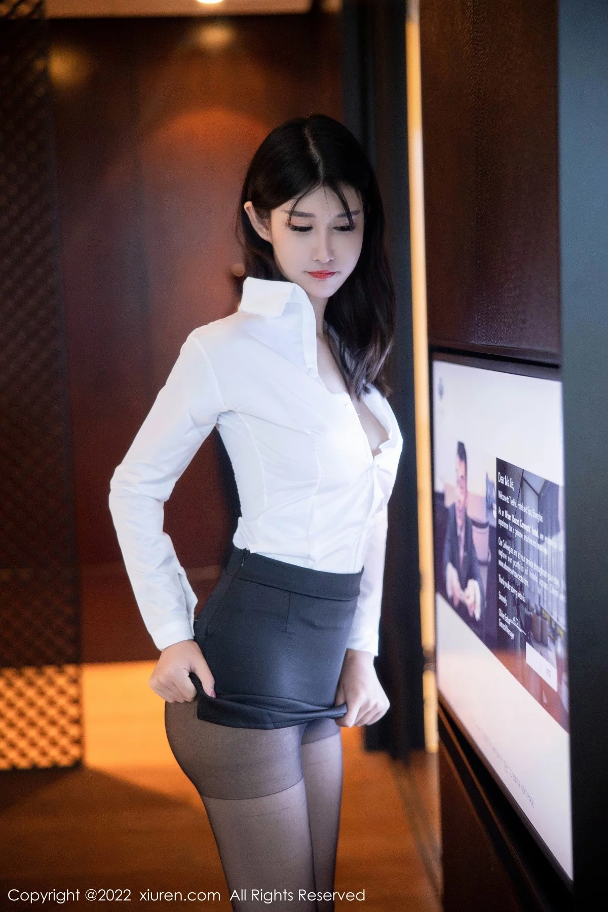 [[XiuRen秀人网]秀人网]No.5578_模特夏沫沫tifa性感白衬衣配黑色短裙露超薄黑丝完美诱惑写真74P