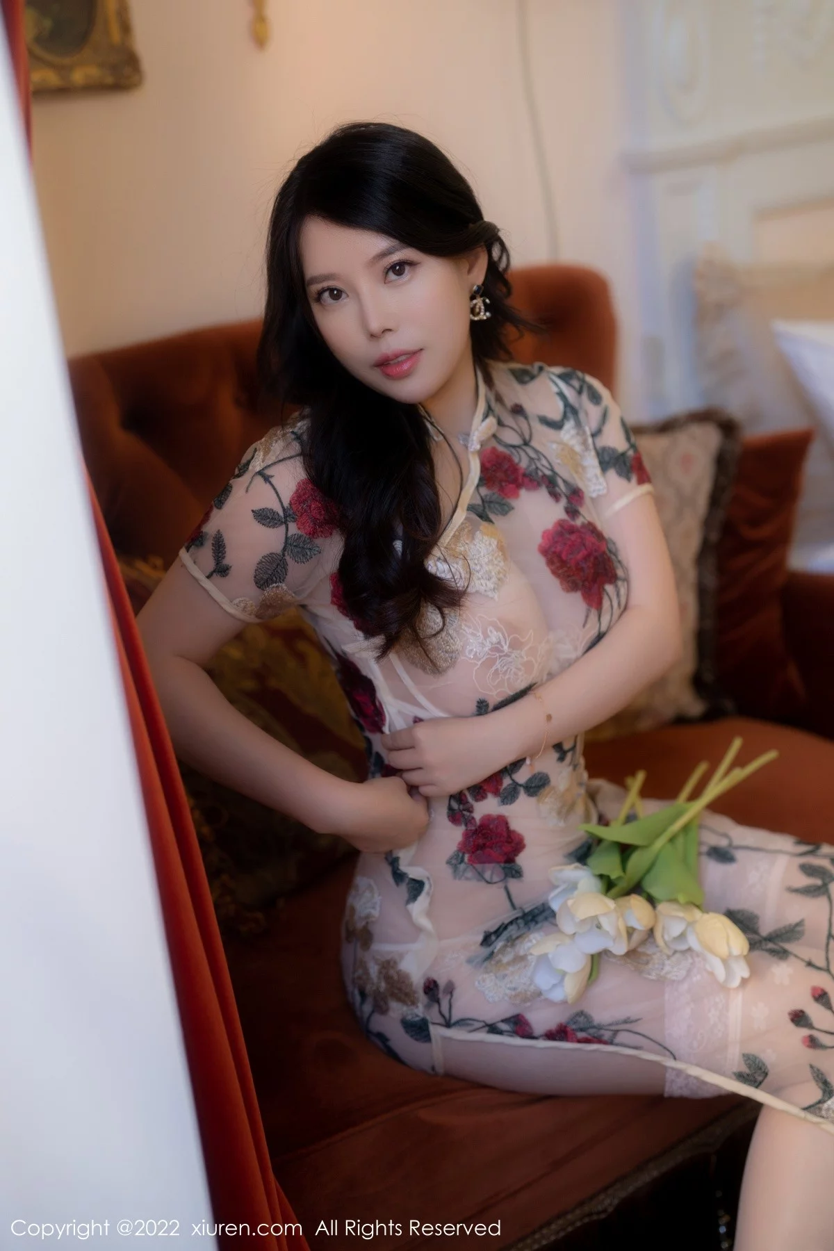 [[XiuRen秀人网]秀人网]No.5577_模特白茹雪私房浅色薄纱旗袍配原色丝袜秀惹火身材诱惑写真56P