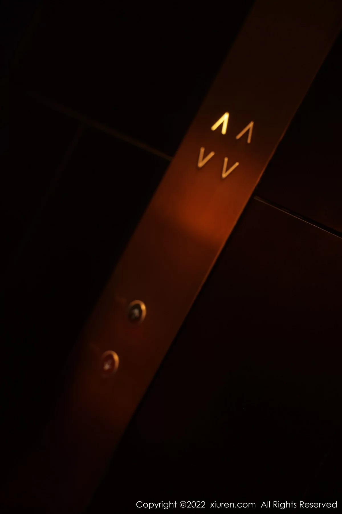 [[XiuRen秀人网]秀人网]No.5582_模特美七Mia西双版纳旅拍性感粉红连衣长裙秀惹火身材诱惑写真81P