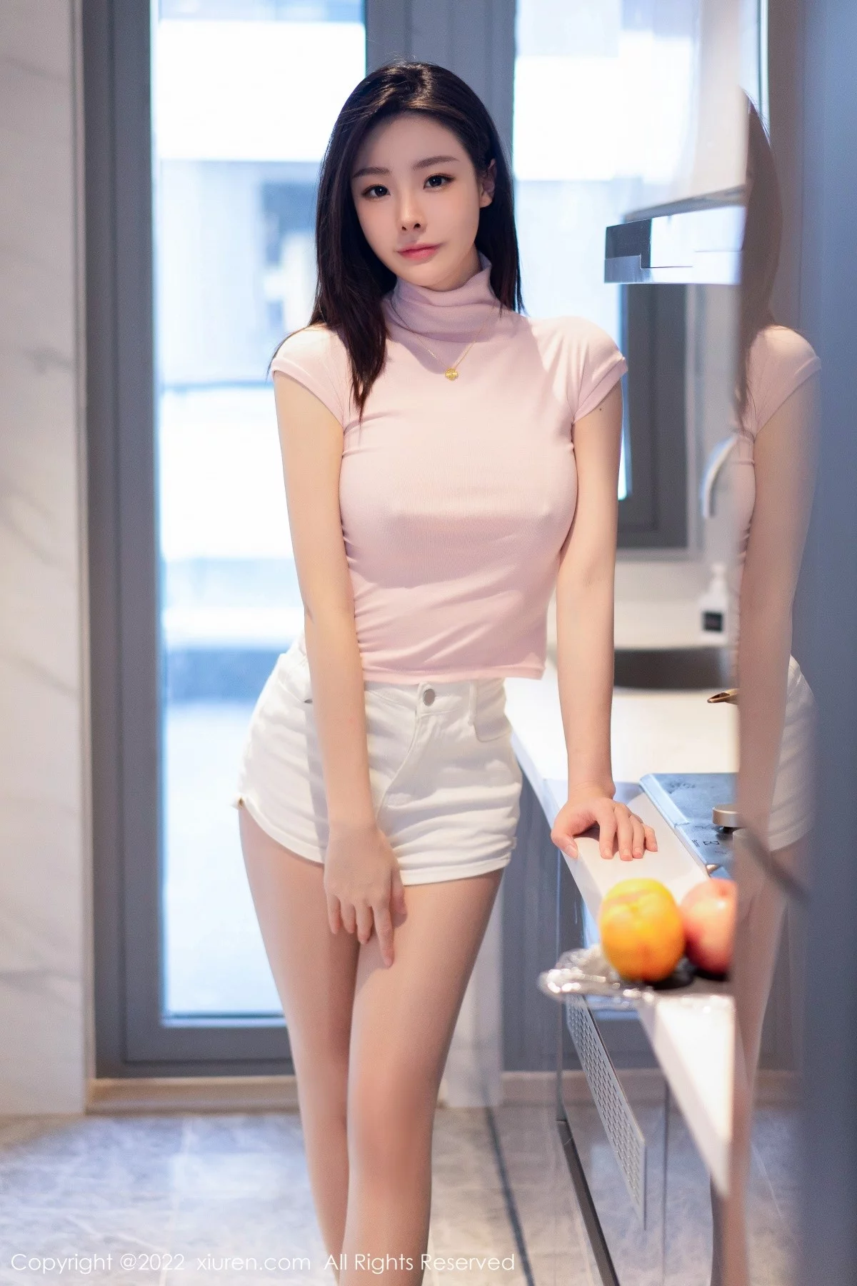 [[XiuRen秀人网]秀人网]No.5593_模特是小逗逗粉色真空上衣配白短裤半脱露超薄无内肉丝诱惑写真77P