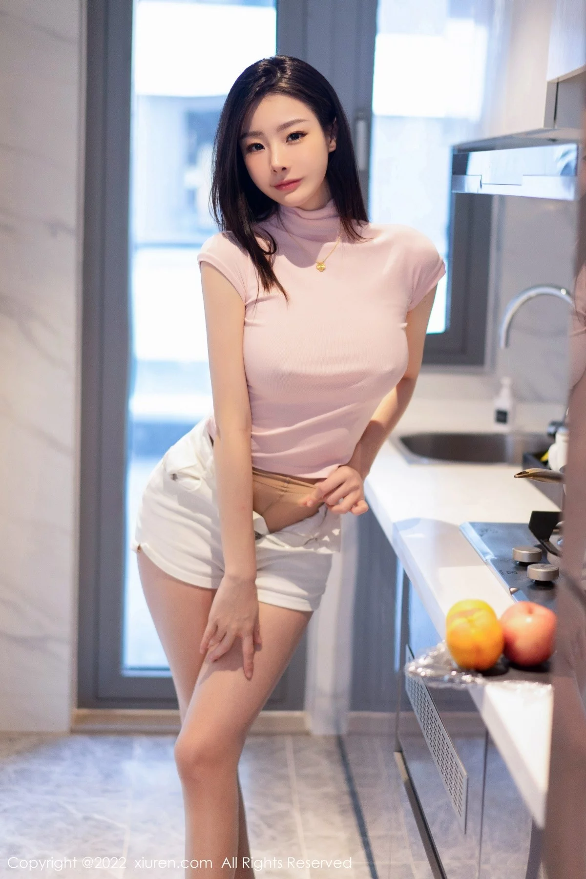 [[XiuRen秀人网]秀人网]No.5593_模特是小逗逗粉色真空上衣配白短裤半脱露超薄无内肉丝诱惑写真77P