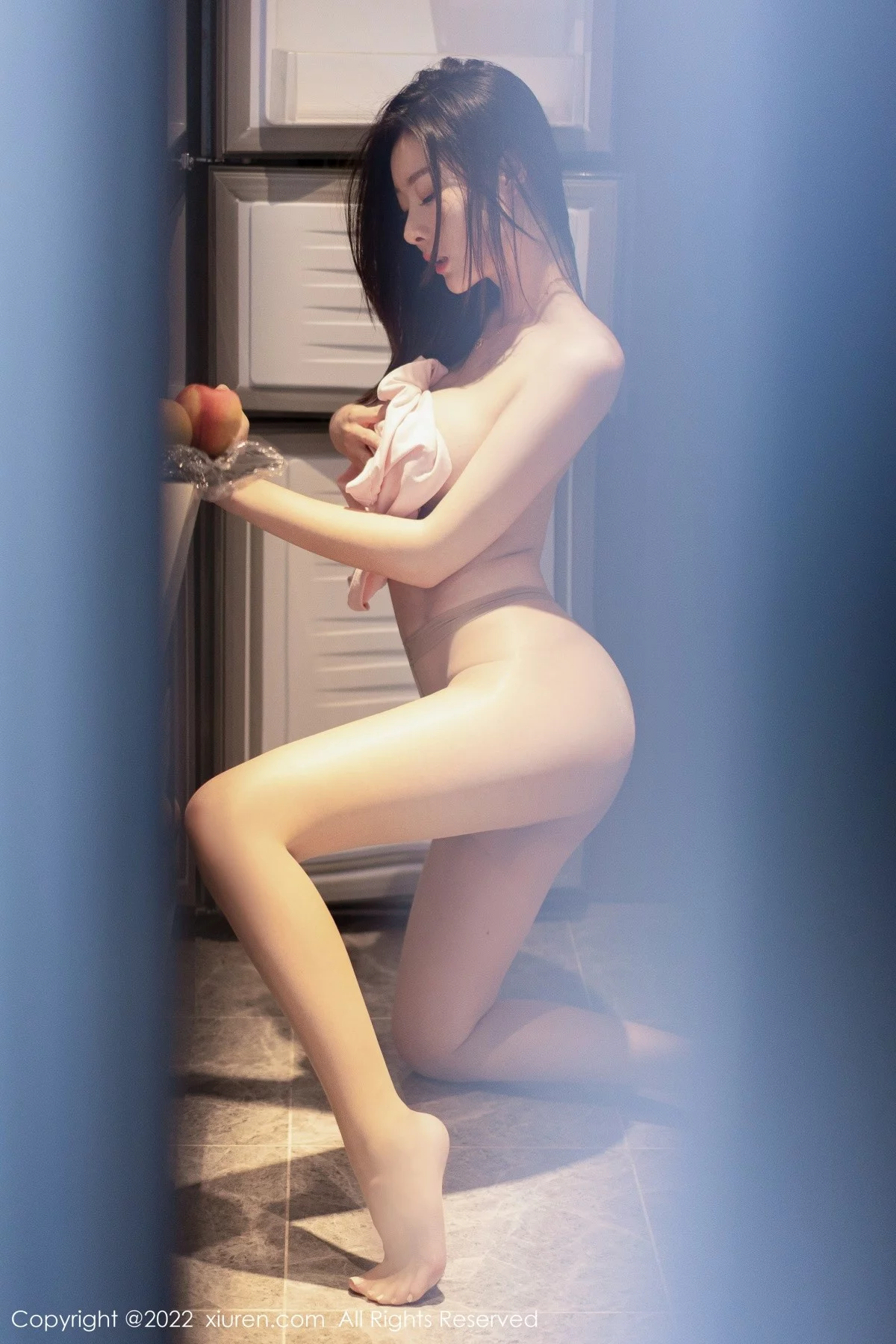 [[XiuRen秀人网]秀人网]No.5593_模特是小逗逗粉色真空上衣配白短裤半脱露超薄无内肉丝诱惑写真77P