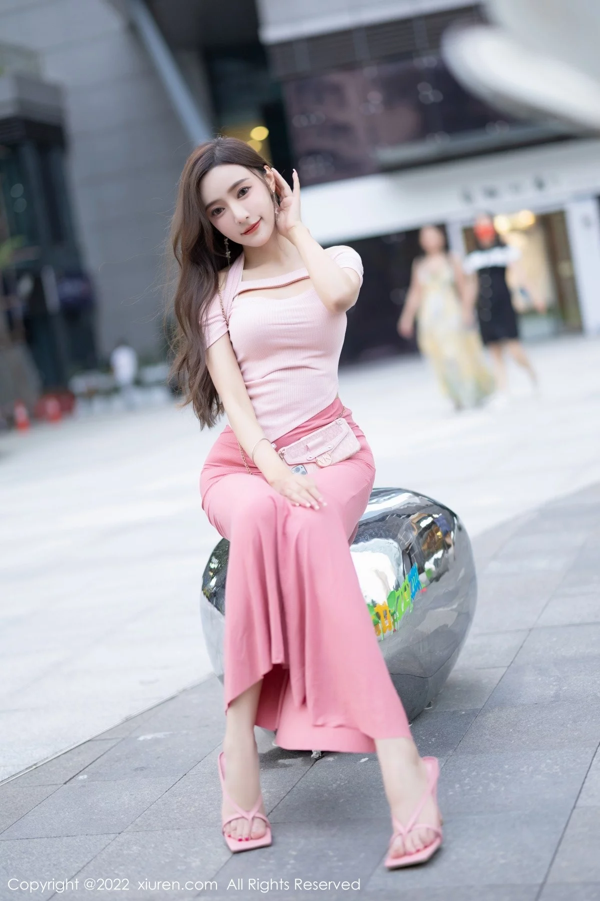 [[XiuRen秀人网]秀人网]No.5601_女神王馨瑶yanni脱粉色长裙露性感蕾丝内裤秀惹火身材诱惑写真78P