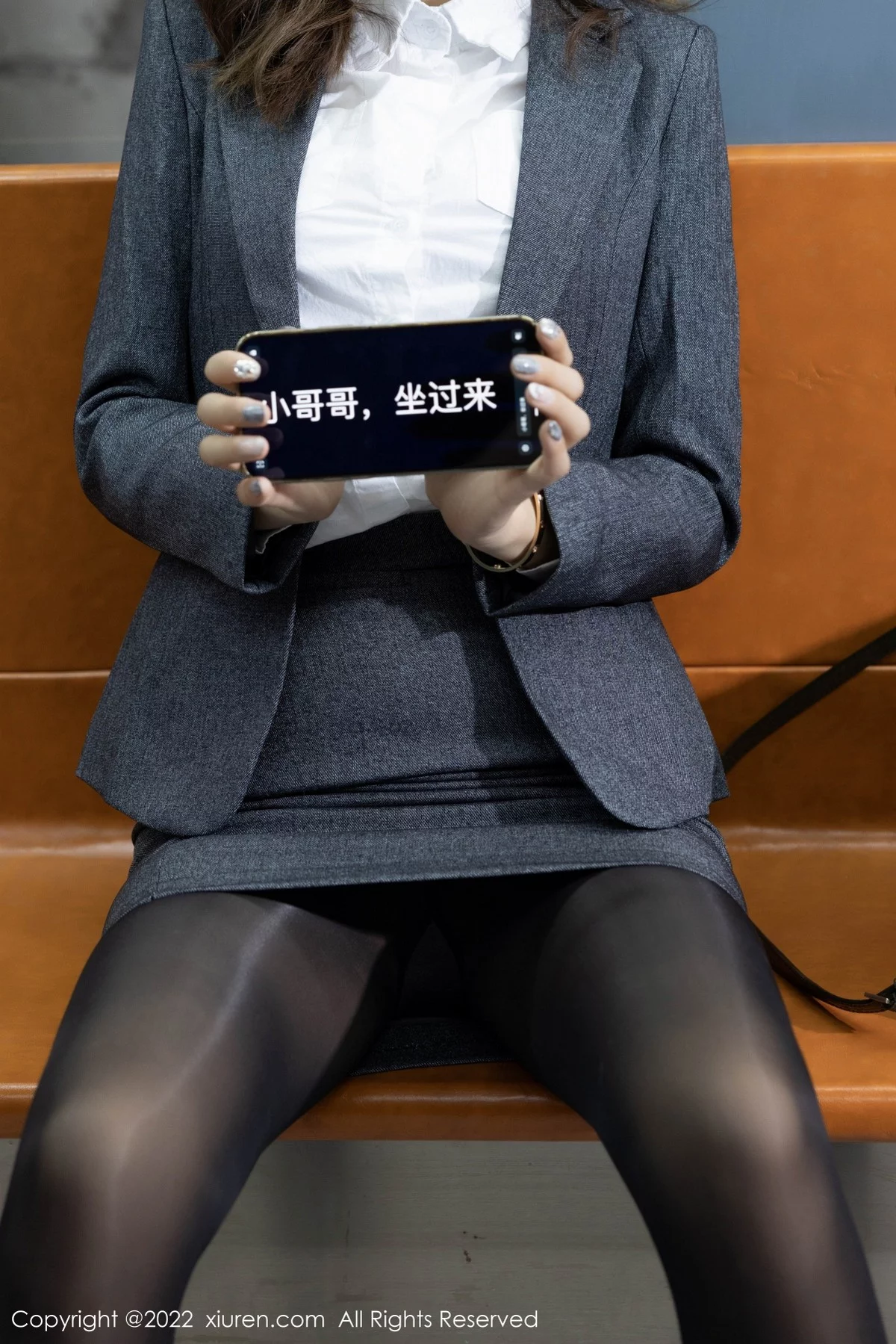 [[XiuRen秀人网]秀人网]No.5600_女神绮里嘉ula脱职业装露性感黑色蕾丝内衣配超薄黑丝诱惑写真77P