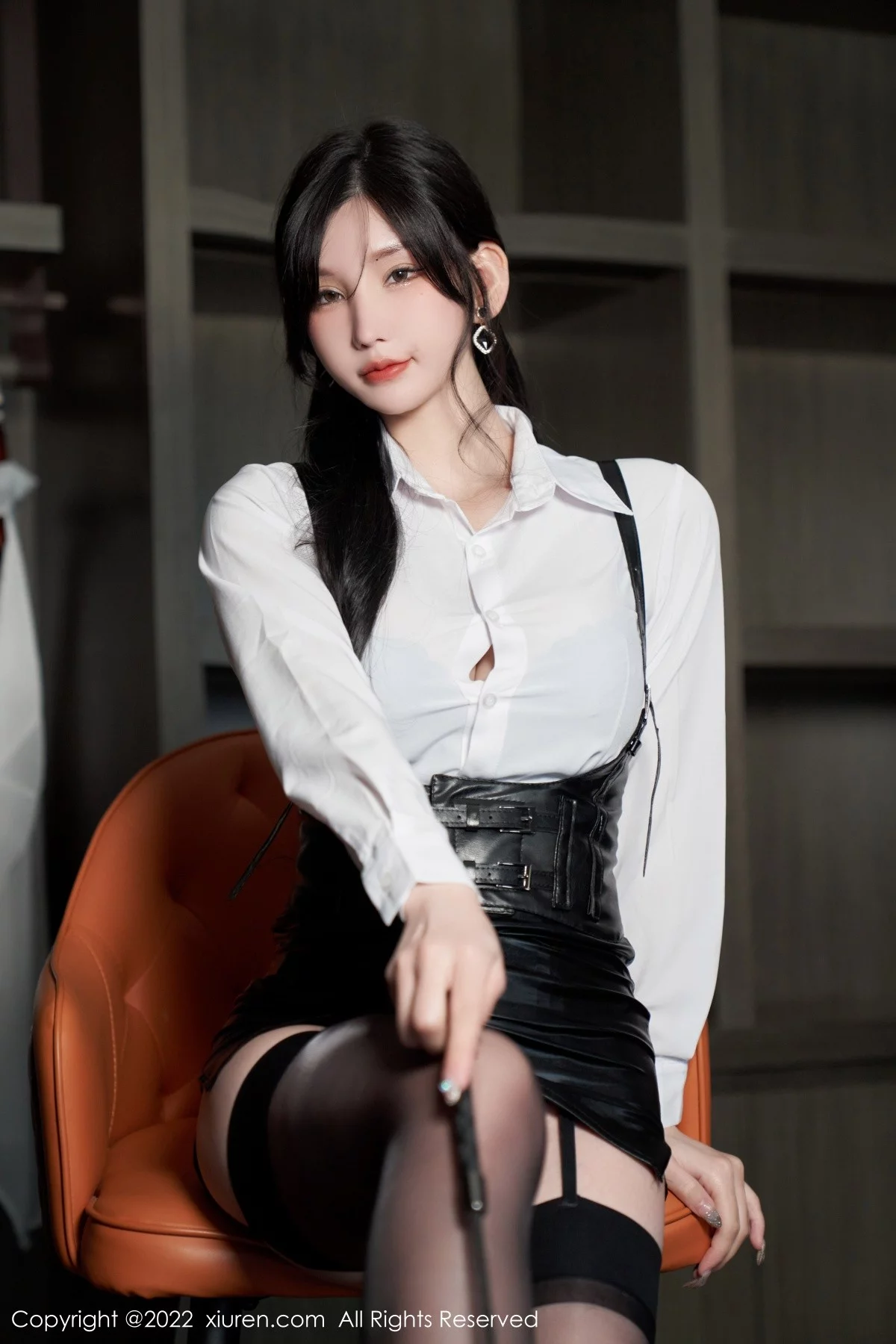 [[XiuRen秀人网]秀人网]No.5602_女神周于希Sally性感白T配黑皮短裙露黑色蕾丝内衣完美诱惑写真90P