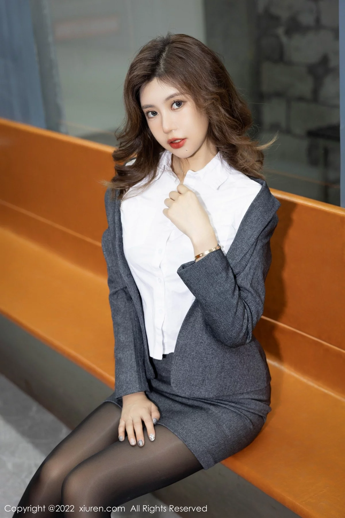 [[XiuRen秀人网]秀人网]No.5600_女神绮里嘉ula脱职业装露性感黑色蕾丝内衣配超薄黑丝诱惑写真77P