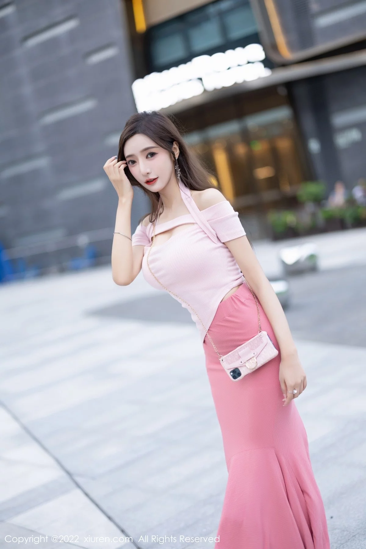 [[XiuRen秀人网]秀人网]No.5601_女神王馨瑶yanni脱粉色长裙露性感蕾丝内裤秀惹火身材诱惑写真78P