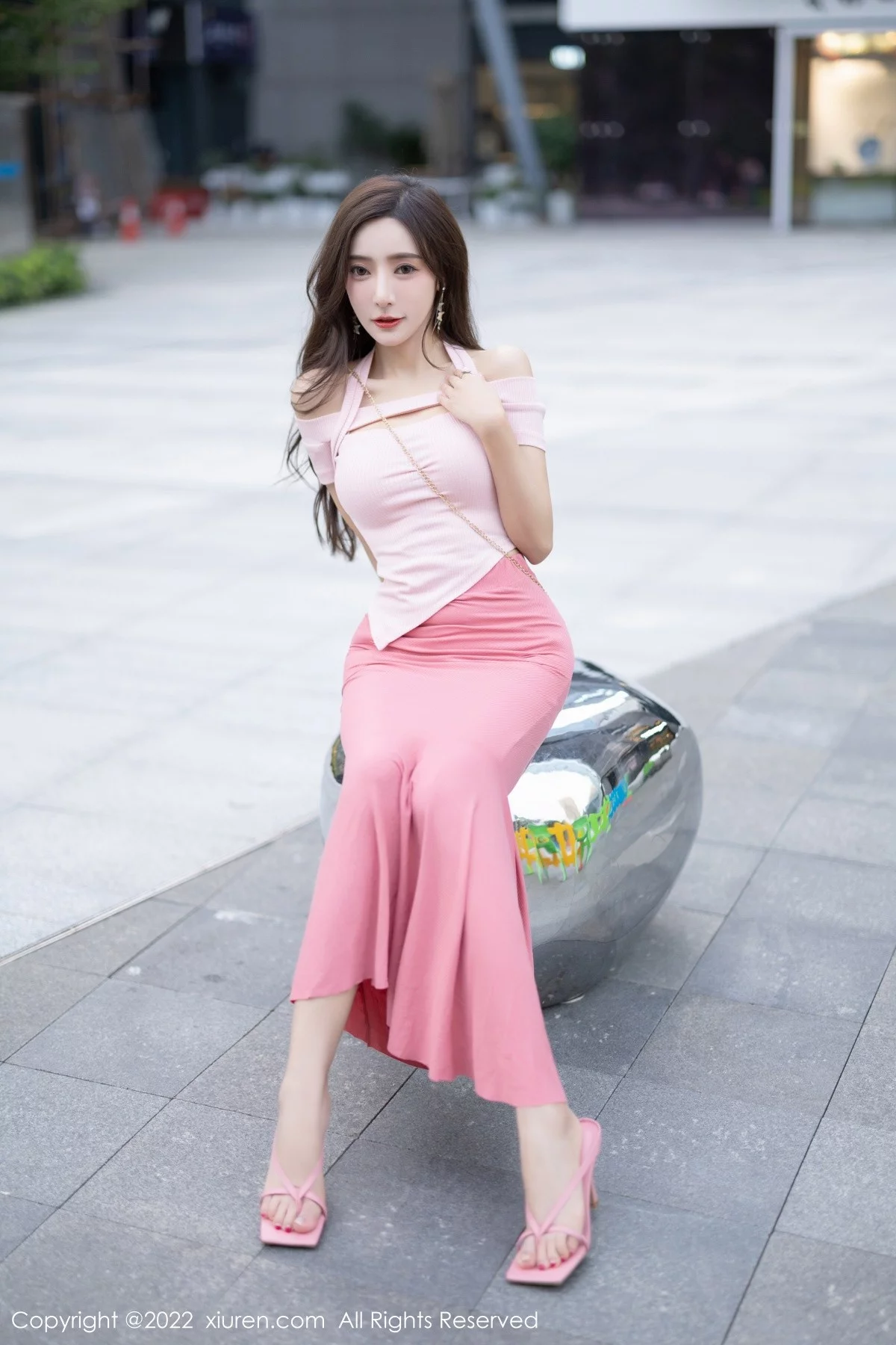 [[XiuRen秀人网]秀人网]No.5601_女神王馨瑶yanni脱粉色长裙露性感蕾丝内裤秀惹火身材诱惑写真78P