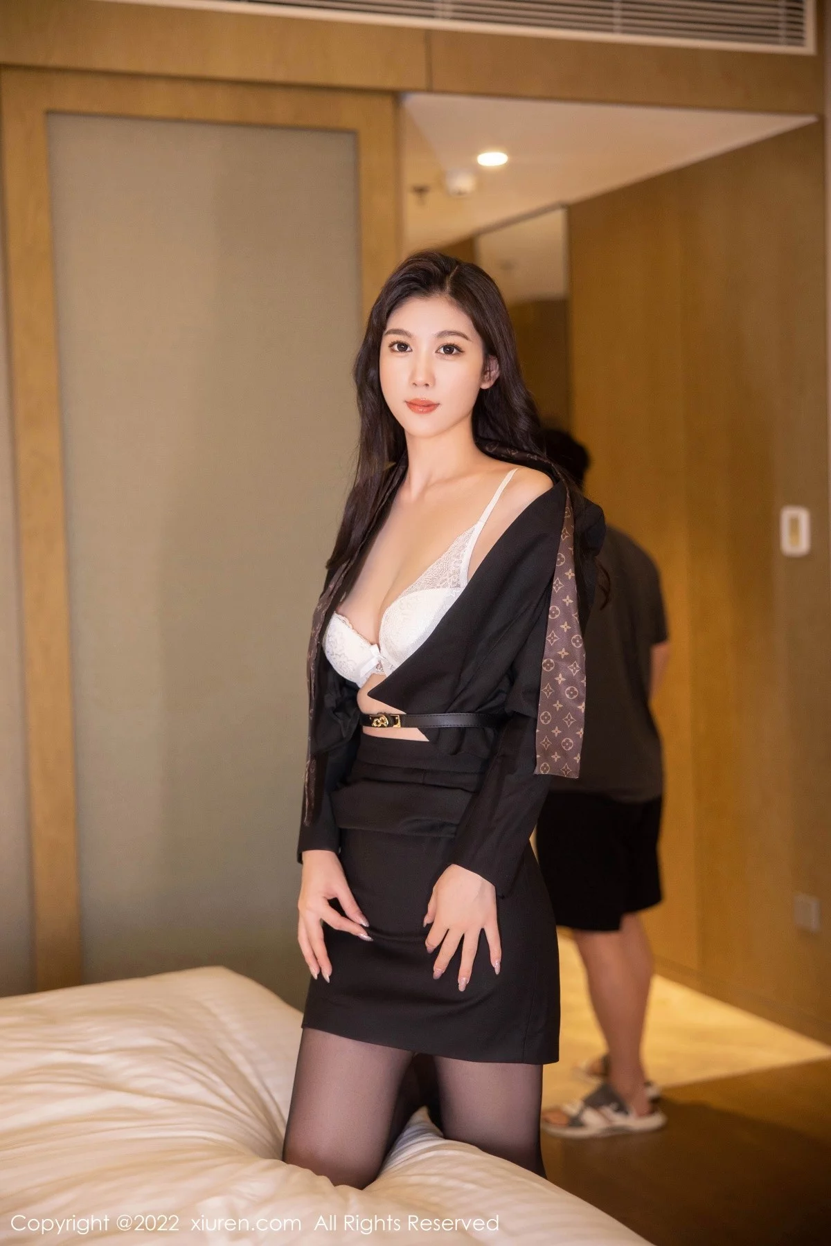 [[XiuRen秀人网]秀人网]No.5471_模特李雅柔182CM脱黑色职业套装露性感白色蕾丝内衣诱惑写真81P