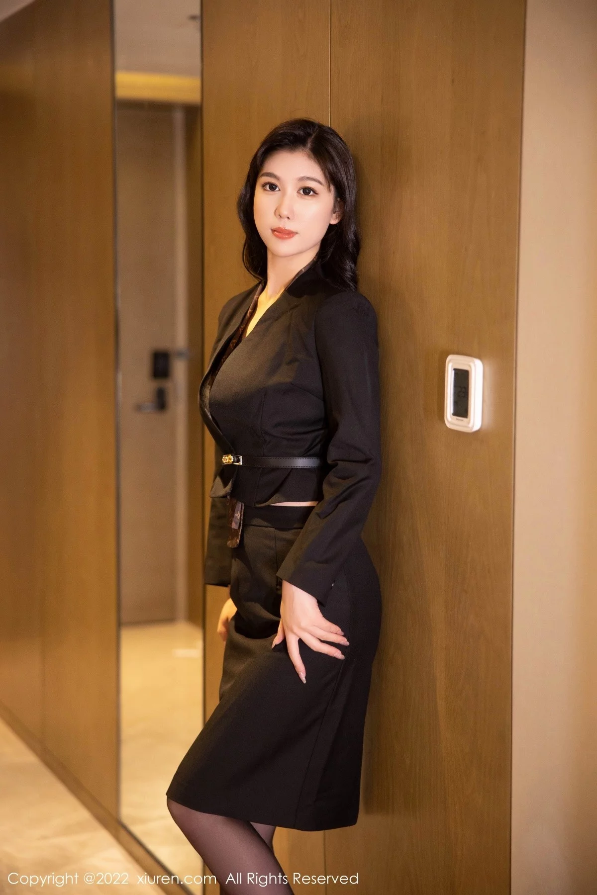 [[XiuRen秀人网]秀人网]No.5471_模特李雅柔182CM脱黑色职业套装露性感白色蕾丝内衣诱惑写真81P