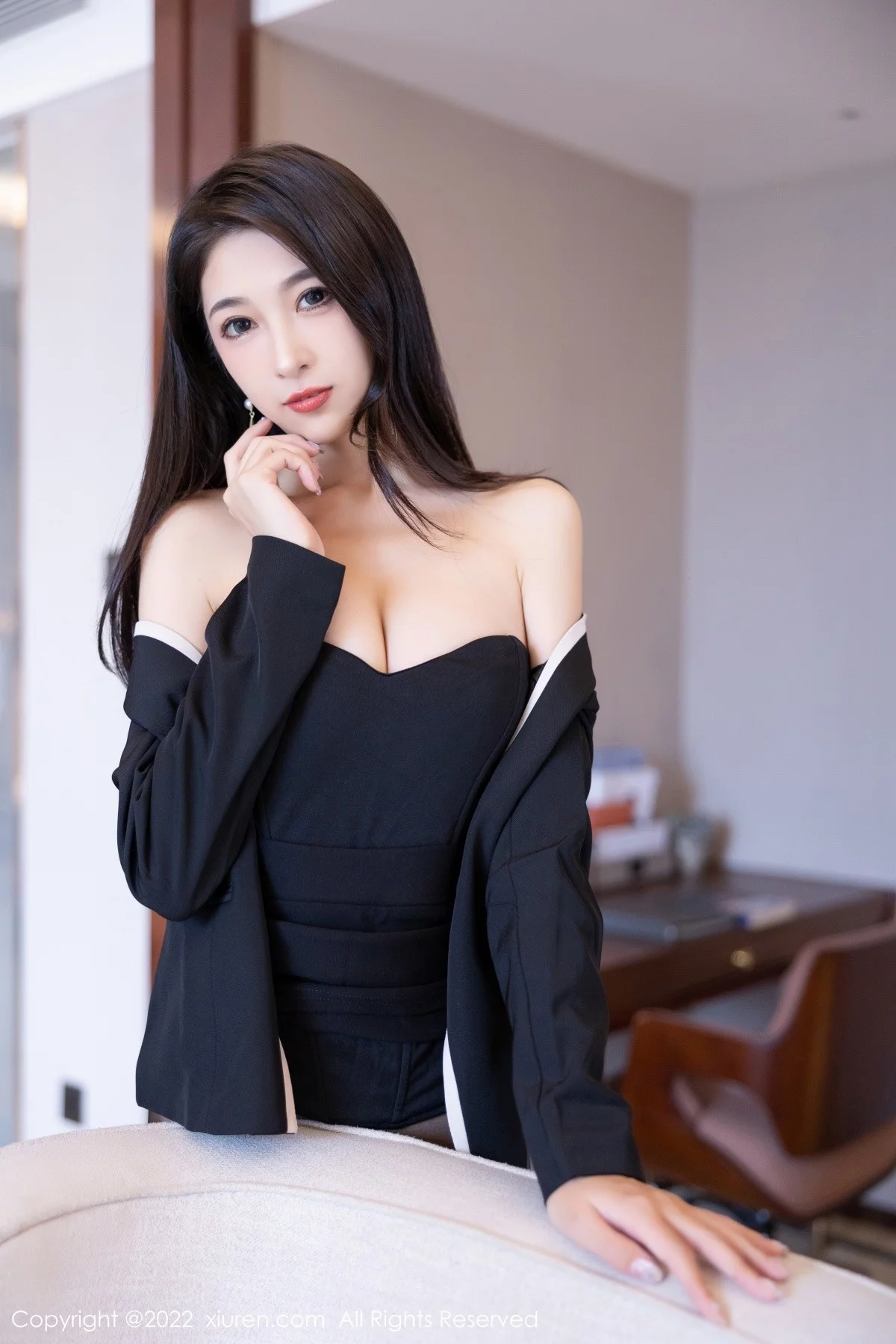 [[XiuRen秀人网]秀人网]No.5473_模特林乐一私房性感黑色套装半脱露超薄无内黑丝极致魅惑写真84P