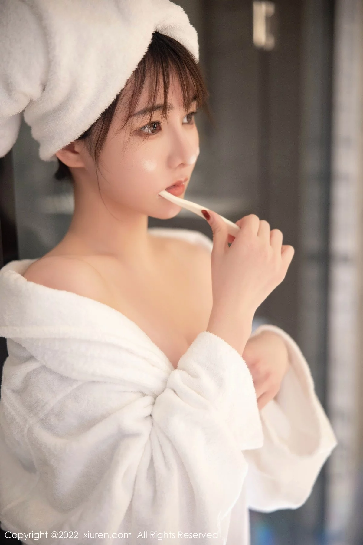 [[XiuRen秀人网]秀人网]No.5477_模特婠婠么私房浴缸性感深蓝色比基尼湿身泡泡浴撩人诱惑写真76P