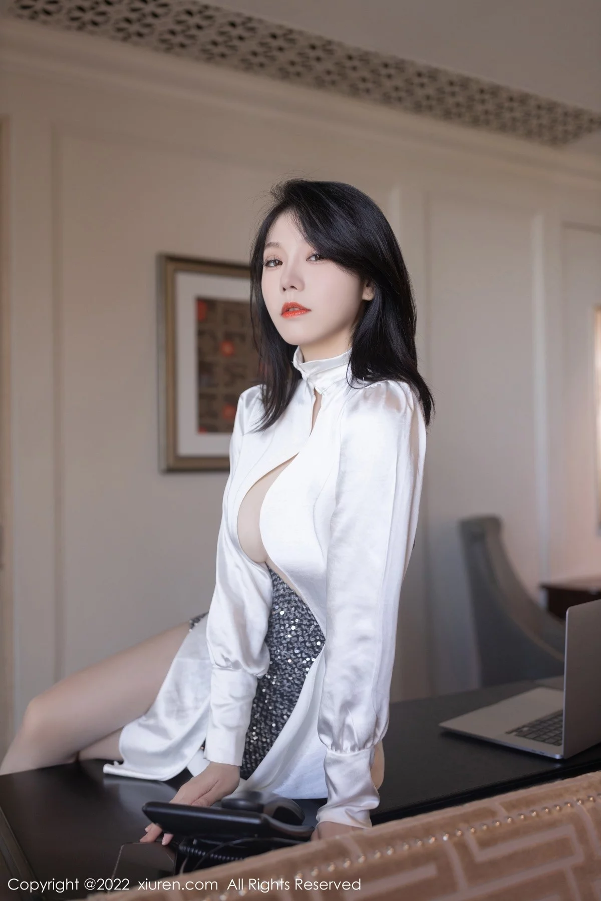 [[XiuRen秀人网]秀人网]No.5480_模特安然anran白领装扮性感白色长T配短裙秀完美身材诱惑写真81P