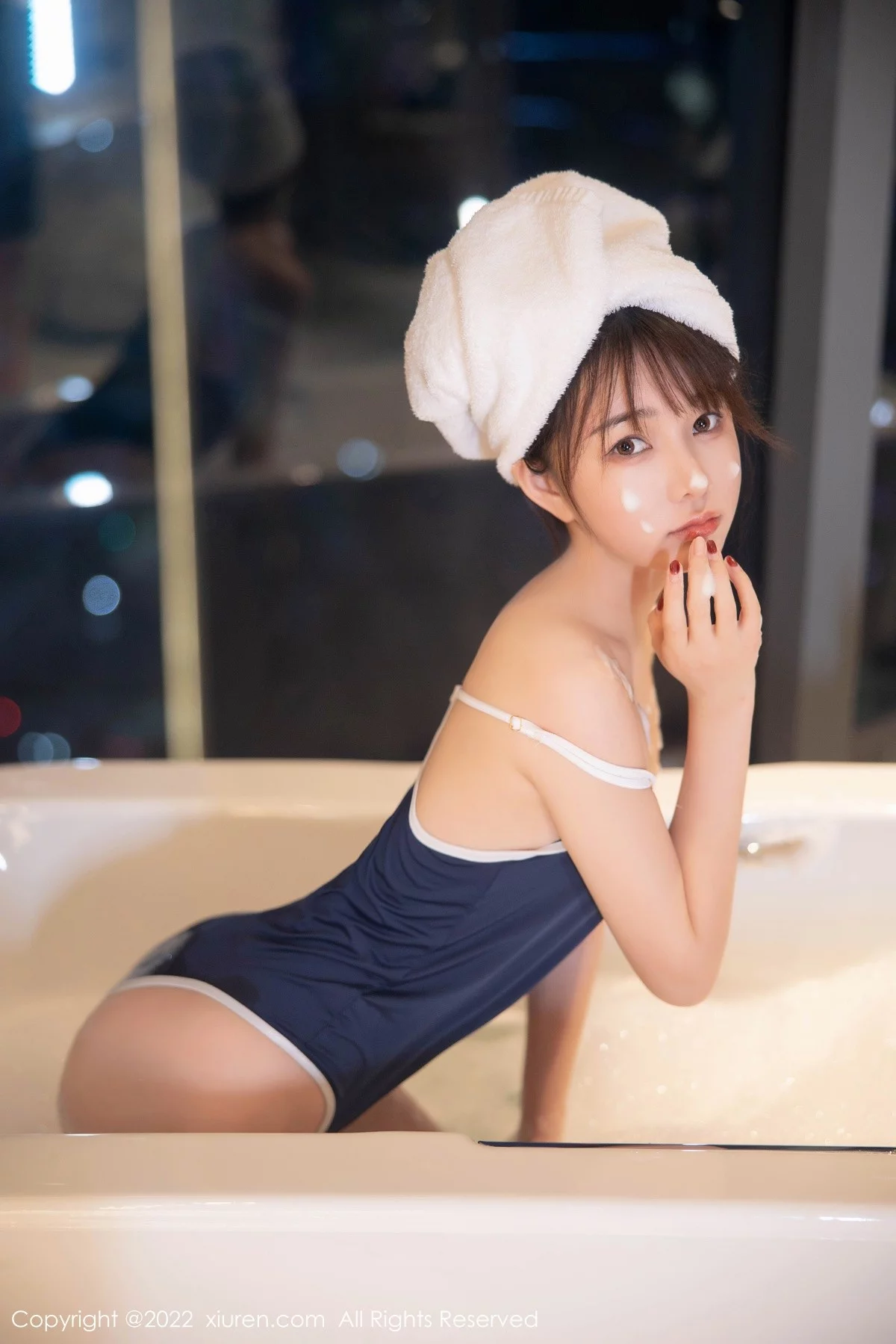 [[XiuRen秀人网]秀人网]No.5477_模特婠婠么私房浴缸性感深蓝色比基尼湿身泡泡浴撩人诱惑写真76P