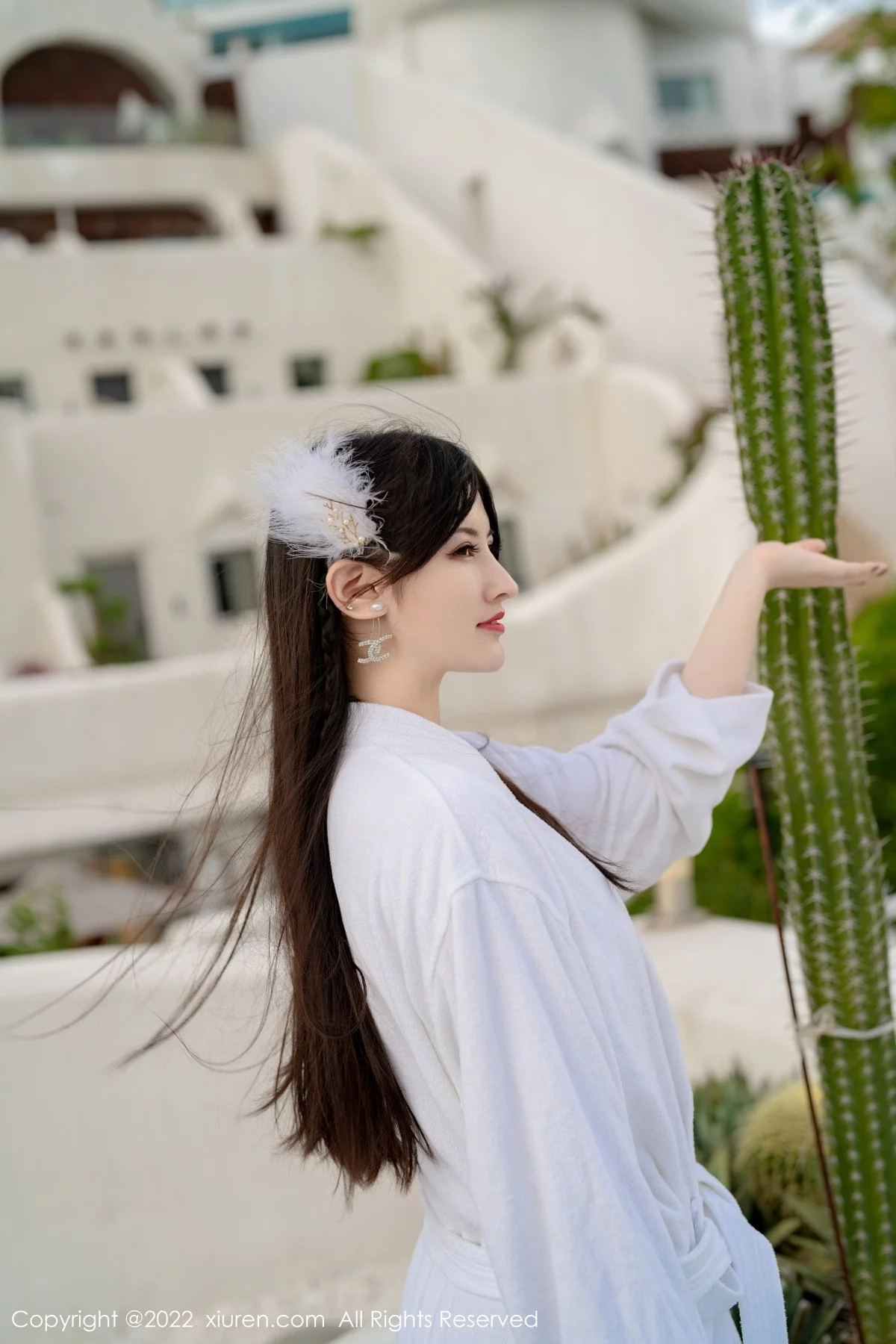 [[XiuRen秀人网]秀人网]No.5476_模特诗诗kiki大理旅拍户外性感白色比基尼秀惹火身材诱惑写真55P