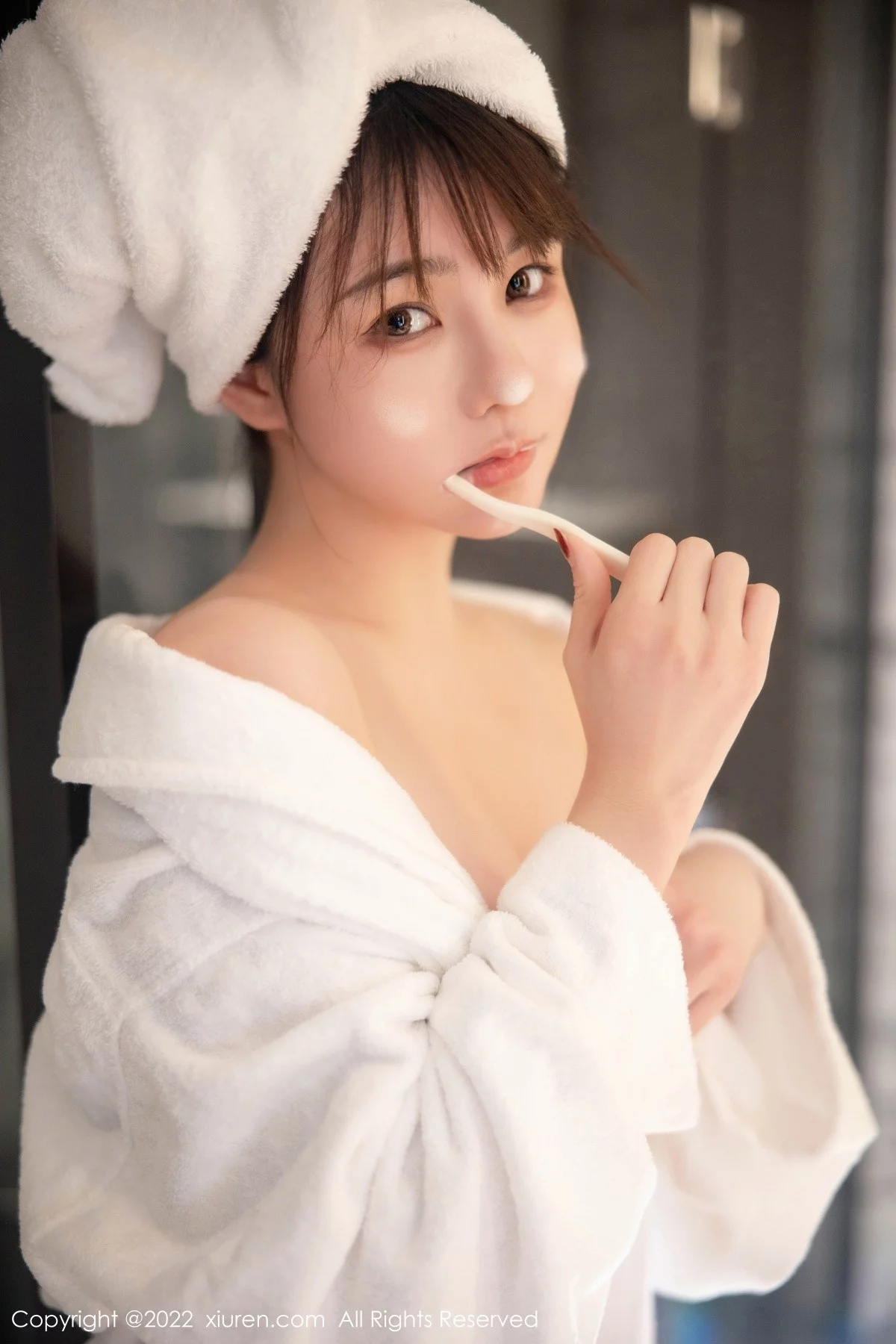 [[XiuRen秀人网]秀人网]No.5477_模特婠婠么私房浴缸性感深蓝色比基尼湿身泡泡浴撩人诱惑写真76P