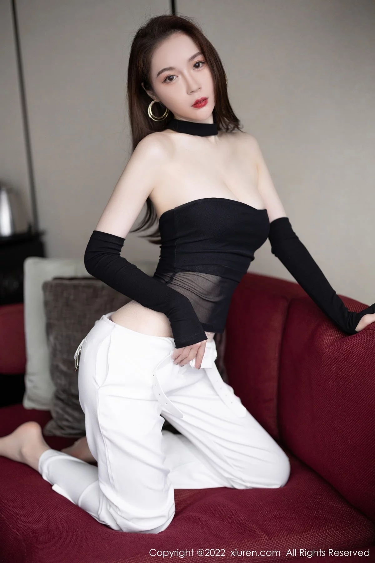 [[XiuRen秀人网]秀人网]No.5487_模特梦心玥黑色轻透露肩网纱配白长裤半脱秀曼妙身姿诱惑写真80P