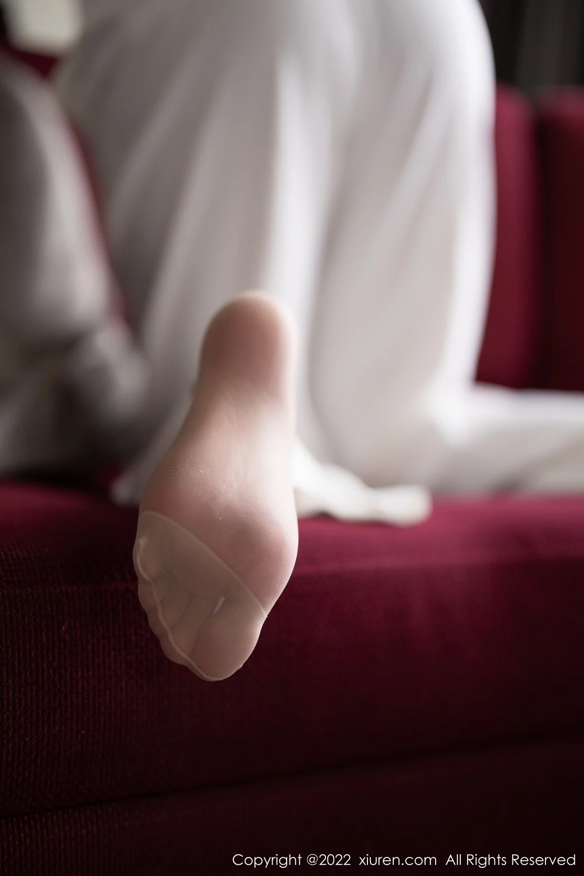 [[XiuRen秀人网]秀人网]No.5487_模特梦心玥黑色轻透露肩网纱配白长裤半脱秀曼妙身姿诱惑写真80P