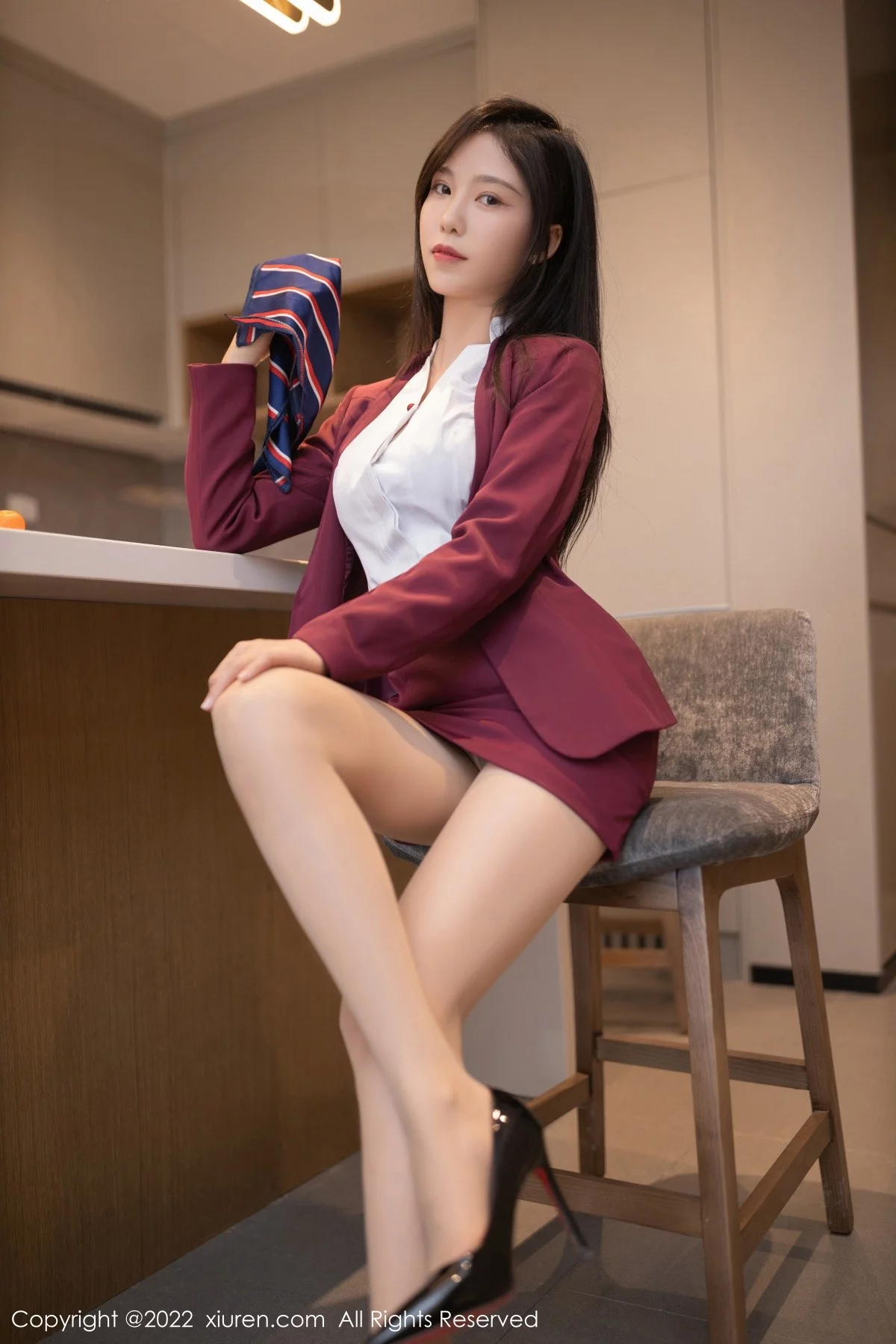 [[XiuRen秀人网]秀人网]No.5485_模特利世私房性感空姐制服半脱露暗红色蕾丝内衣迷人诱惑写真83P