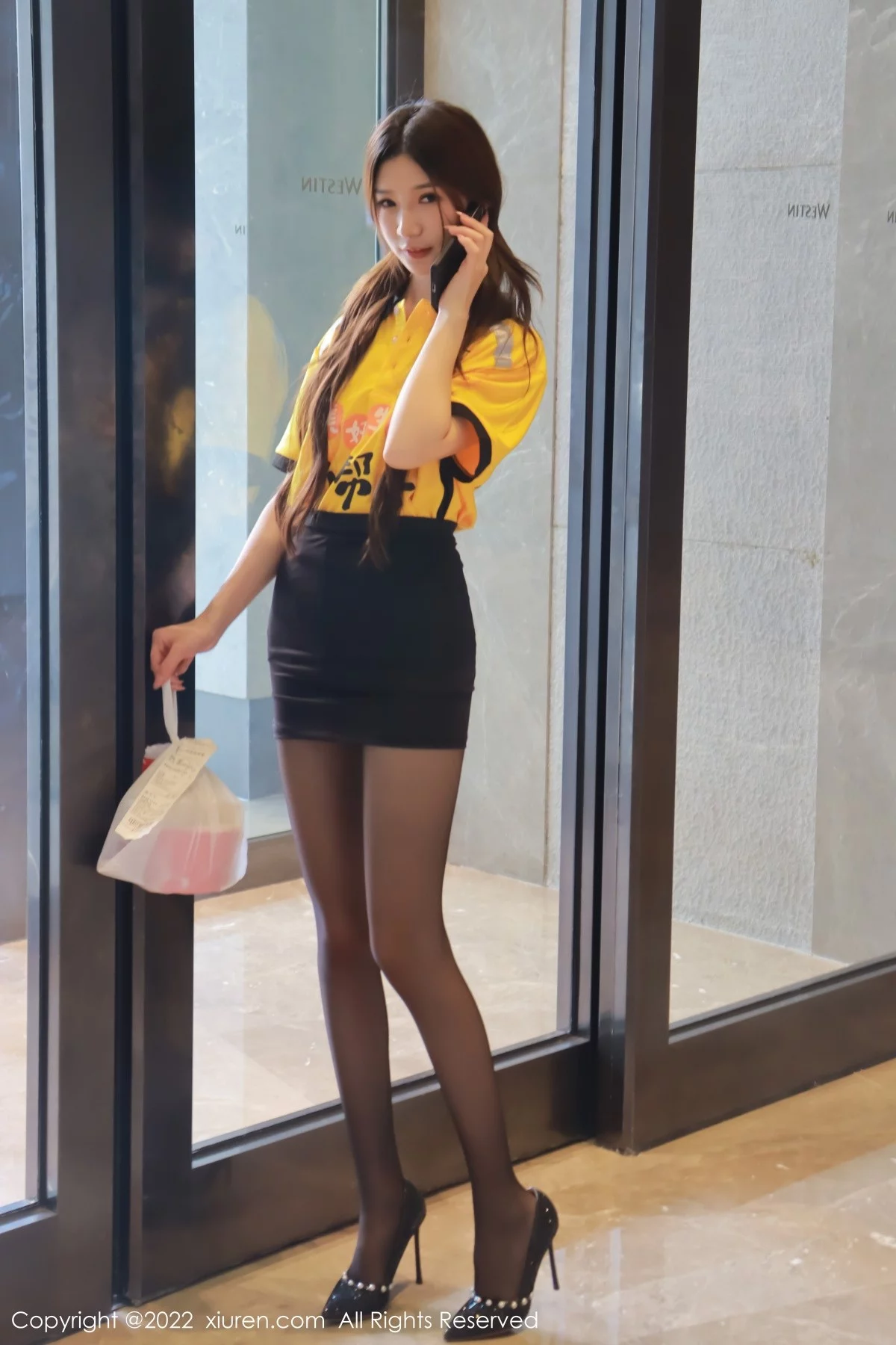 [[XiuRen秀人网]秀人网]No.5481_模特hebe韩心雨外卖员角色扮演黑色短裙配超薄黑丝魅惑写真81P
