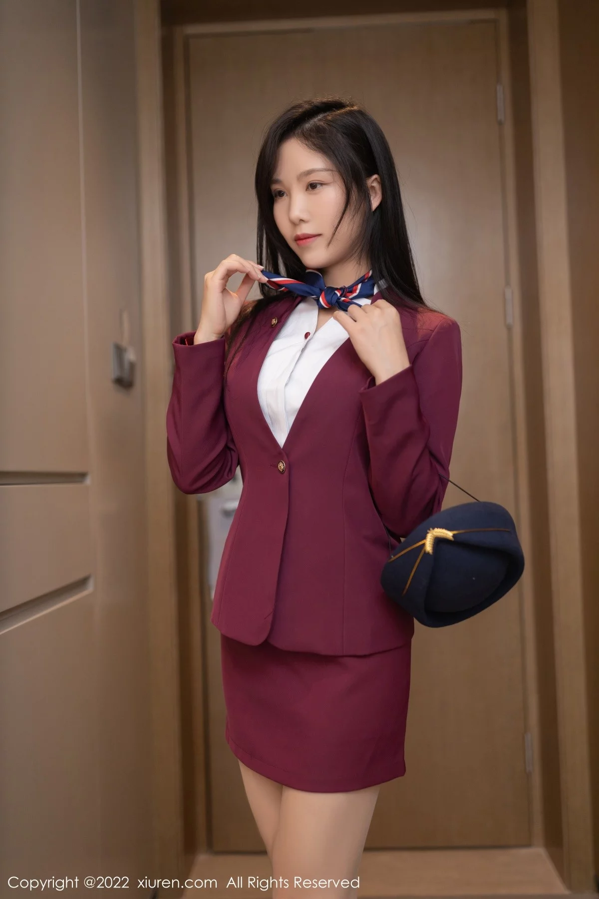 [[XiuRen秀人网]秀人网]No.5485_模特利世私房性感空姐制服半脱露暗红色蕾丝内衣迷人诱惑写真83P