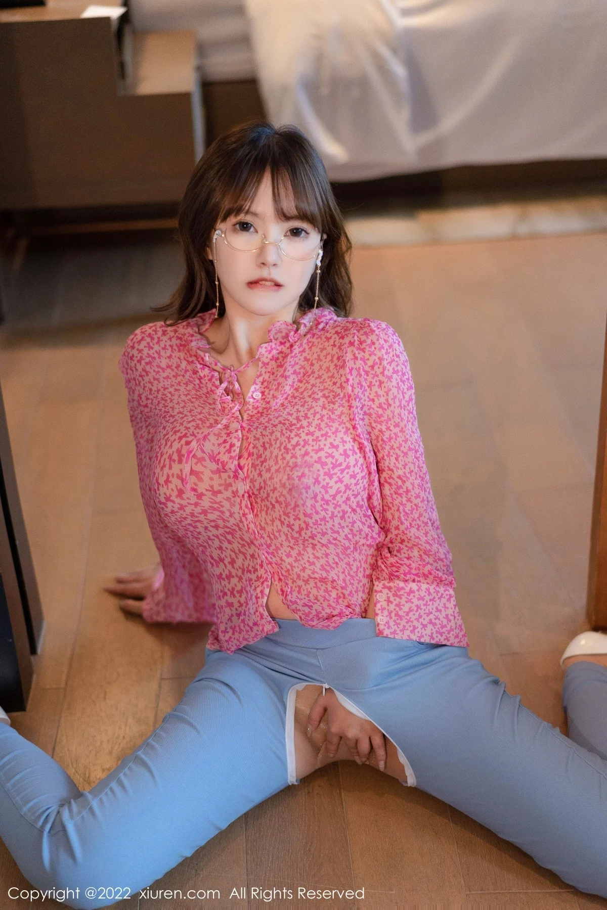 [[XiuRen秀人网]秀人网]No.5488_模特张思允Nice粉红花纹衣配蓝色长裤半脱露无内肉丝诱惑写真59P