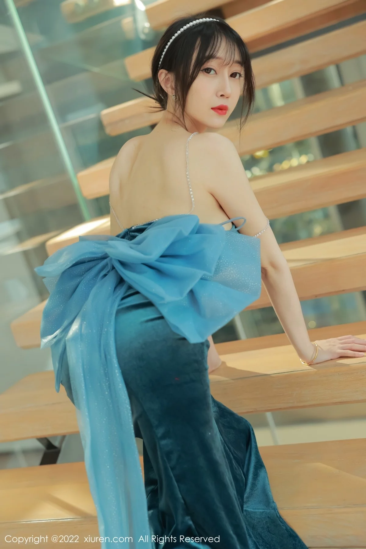 [[XiuRen秀人网]秀人网]No.5493_模特玥儿玥er香格里拉旅拍暗绿色吊带长裙秀完美身材诱惑写真59P