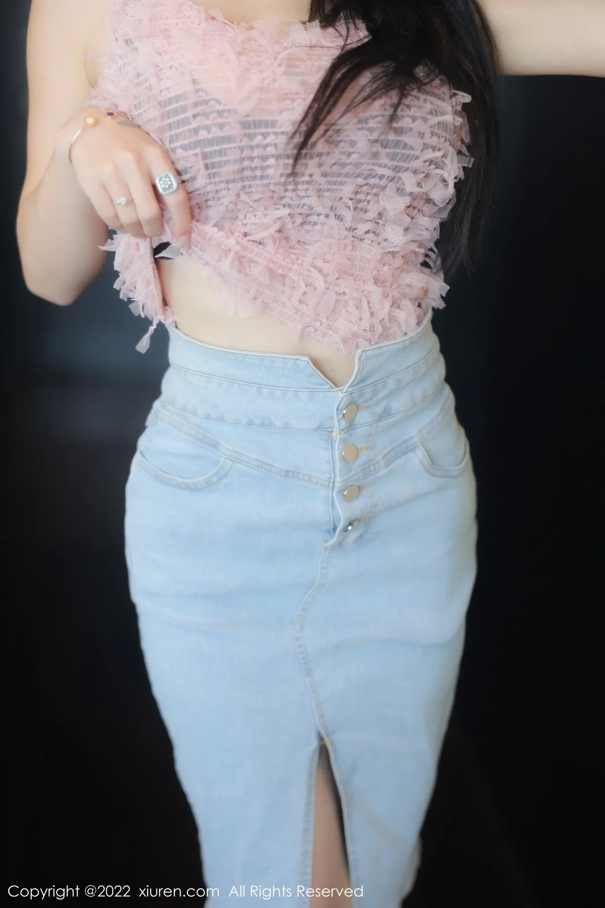 [[XiuRen秀人网]秀人网]No.5489_模特美七Mia西双版纳旅拍私房半脱露黑色蕾丝内衣惹火诱惑写真97P