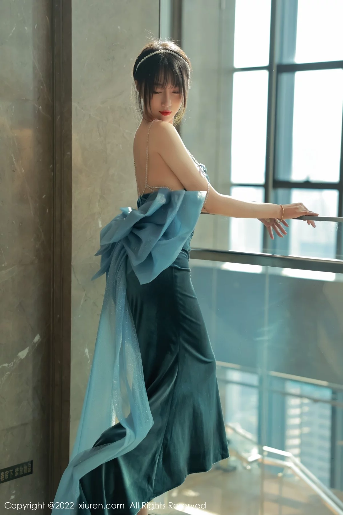 [[XiuRen秀人网]秀人网]No.5493_模特玥儿玥er香格里拉旅拍暗绿色吊带长裙秀完美身材诱惑写真59P