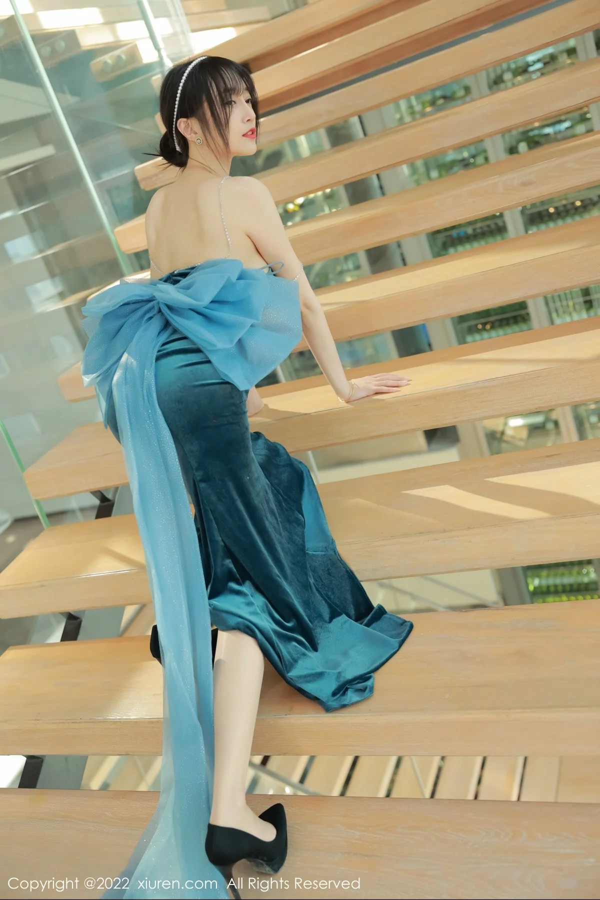 [[XiuRen秀人网]秀人网]No.5493_模特玥儿玥er香格里拉旅拍暗绿色吊带长裙秀完美身材诱惑写真59P