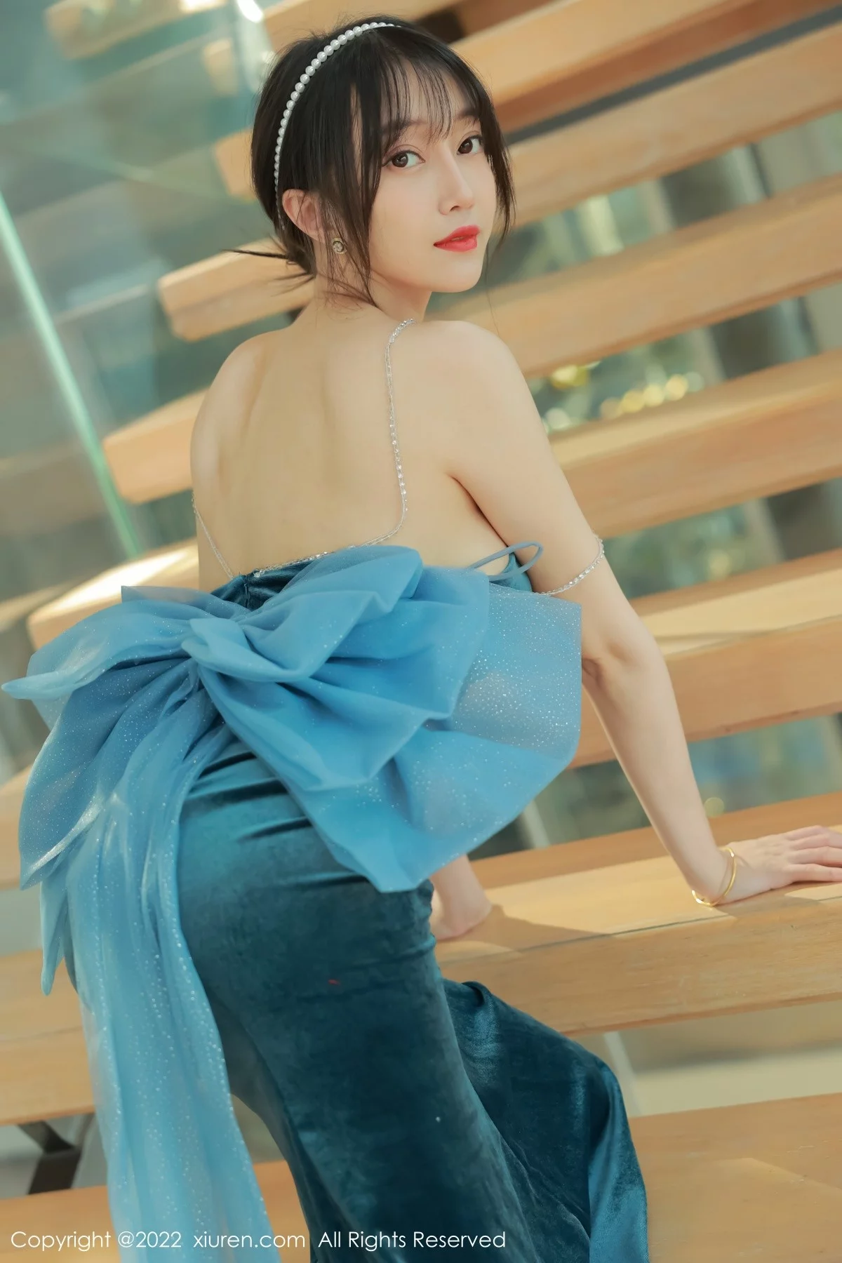 [[XiuRen秀人网]秀人网]No.5493_模特玥儿玥er香格里拉旅拍暗绿色吊带长裙秀完美身材诱惑写真59P