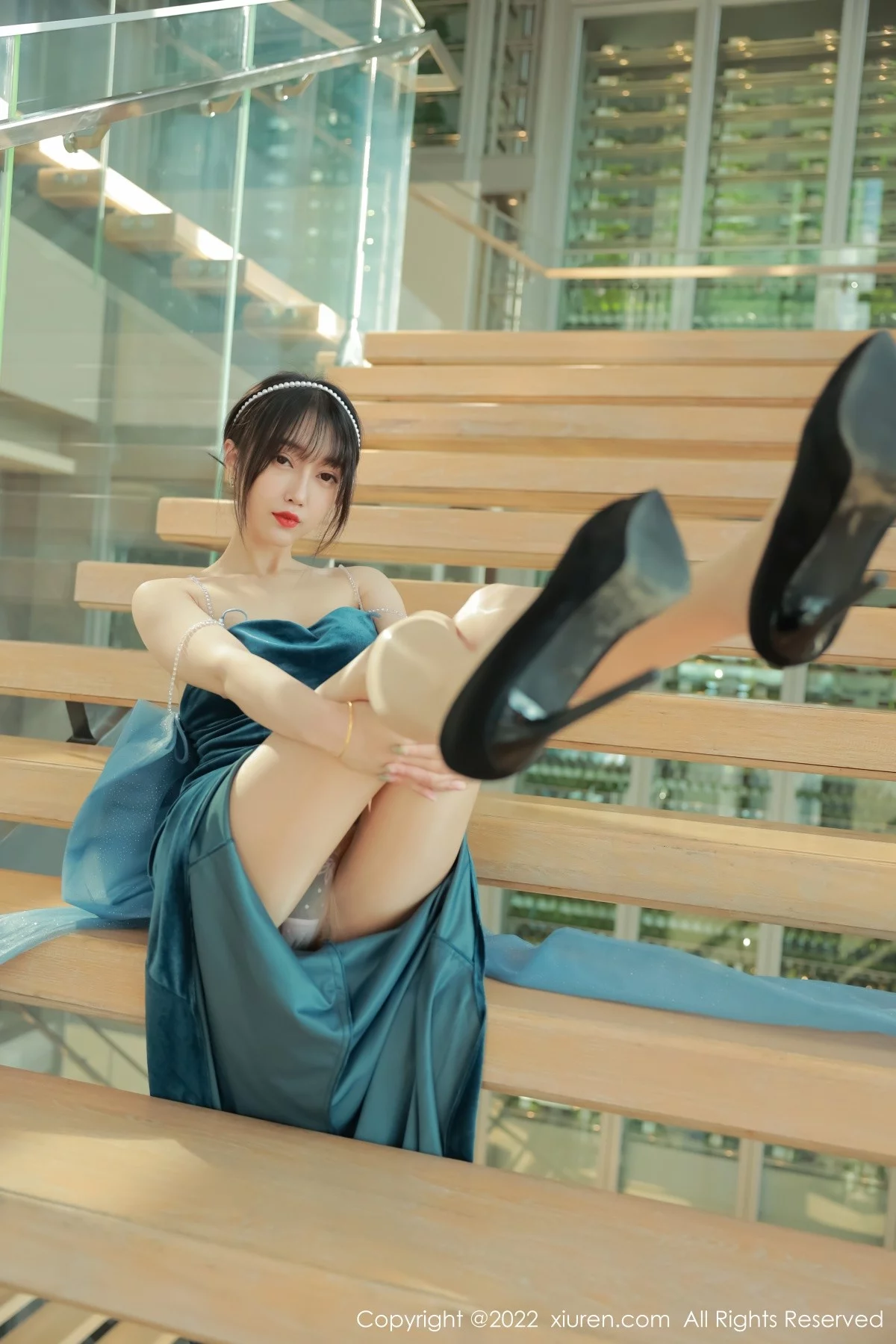 [[XiuRen秀人网]秀人网]No.5493_模特玥儿玥er香格里拉旅拍暗绿色吊带长裙秀完美身材诱惑写真59P