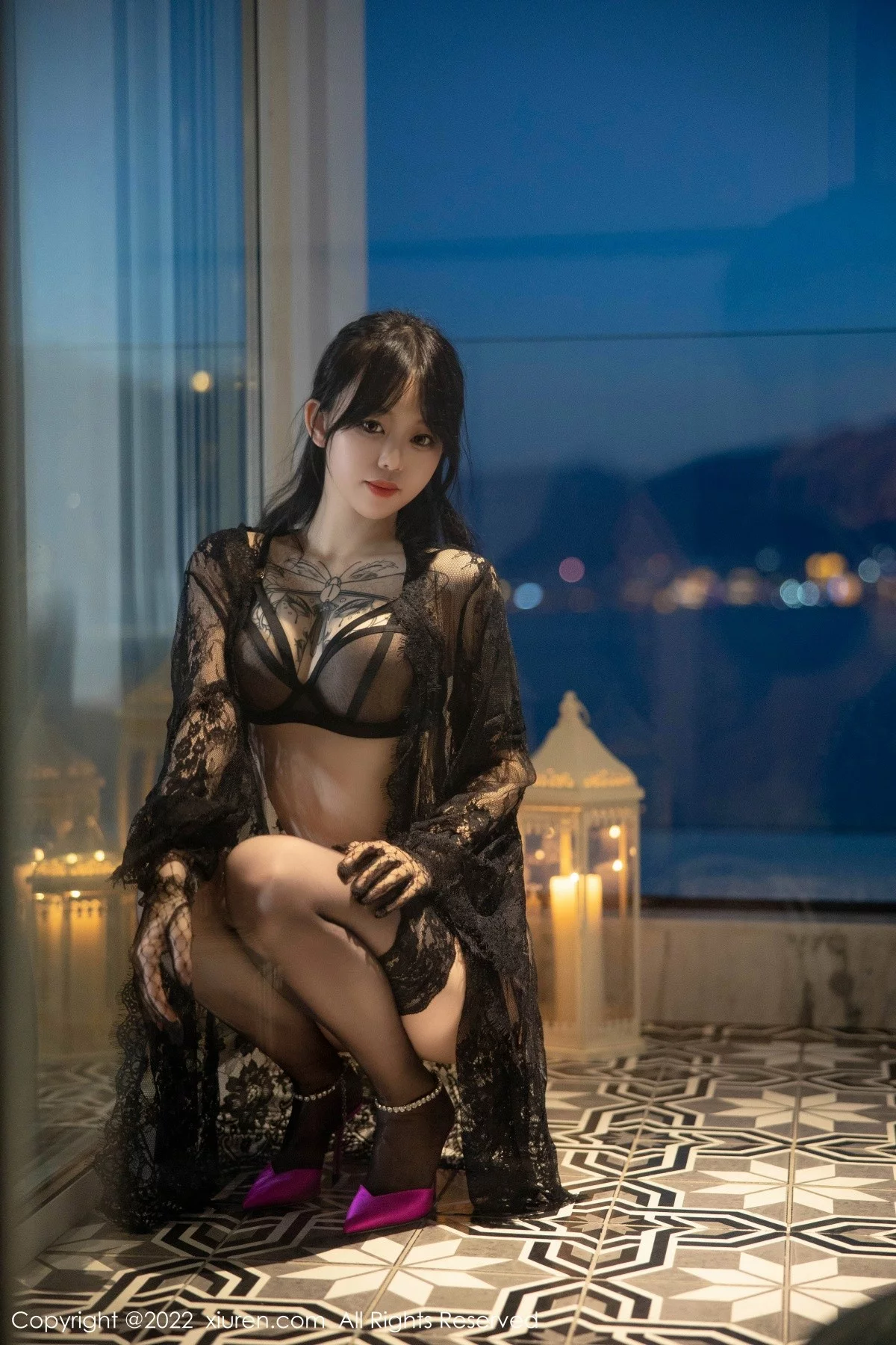 [[XiuRen秀人网]秀人网]No.5491_模特奶瓶大理旅拍性感黑网纱披风露黑色轻透内衣极致魅惑写真70P