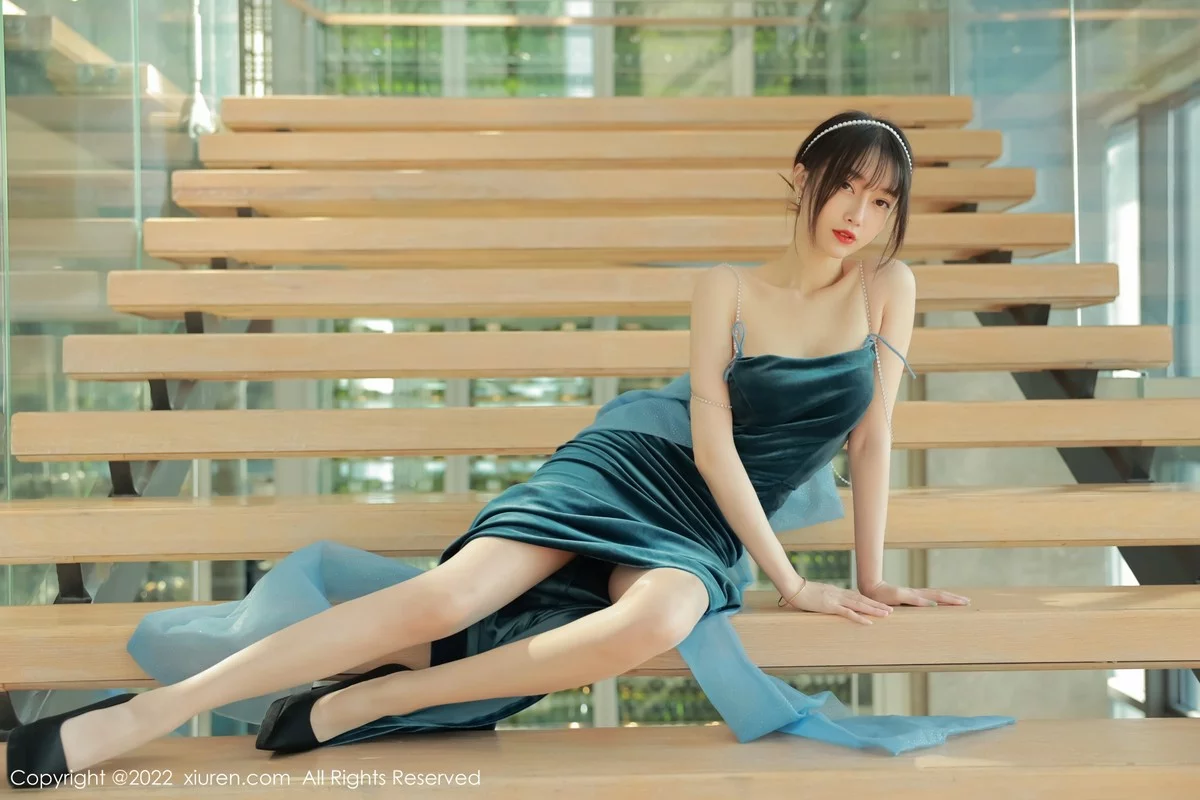 [[XiuRen秀人网]秀人网]No.5493_模特玥儿玥er香格里拉旅拍暗绿色吊带长裙秀完美身材诱惑写真59P