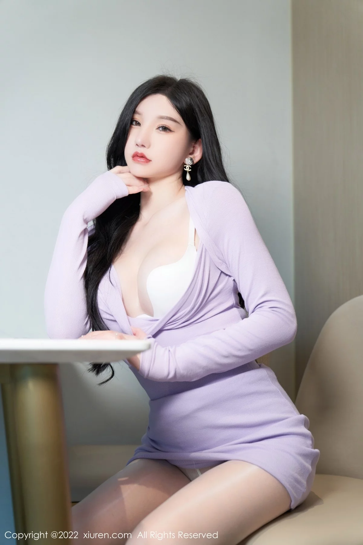 [[XiuRen秀人网]秀人网]No.5501_女神周于希Sally性感紫色收身连衣短裙配闪亮肉丝迷人诱惑写真83P