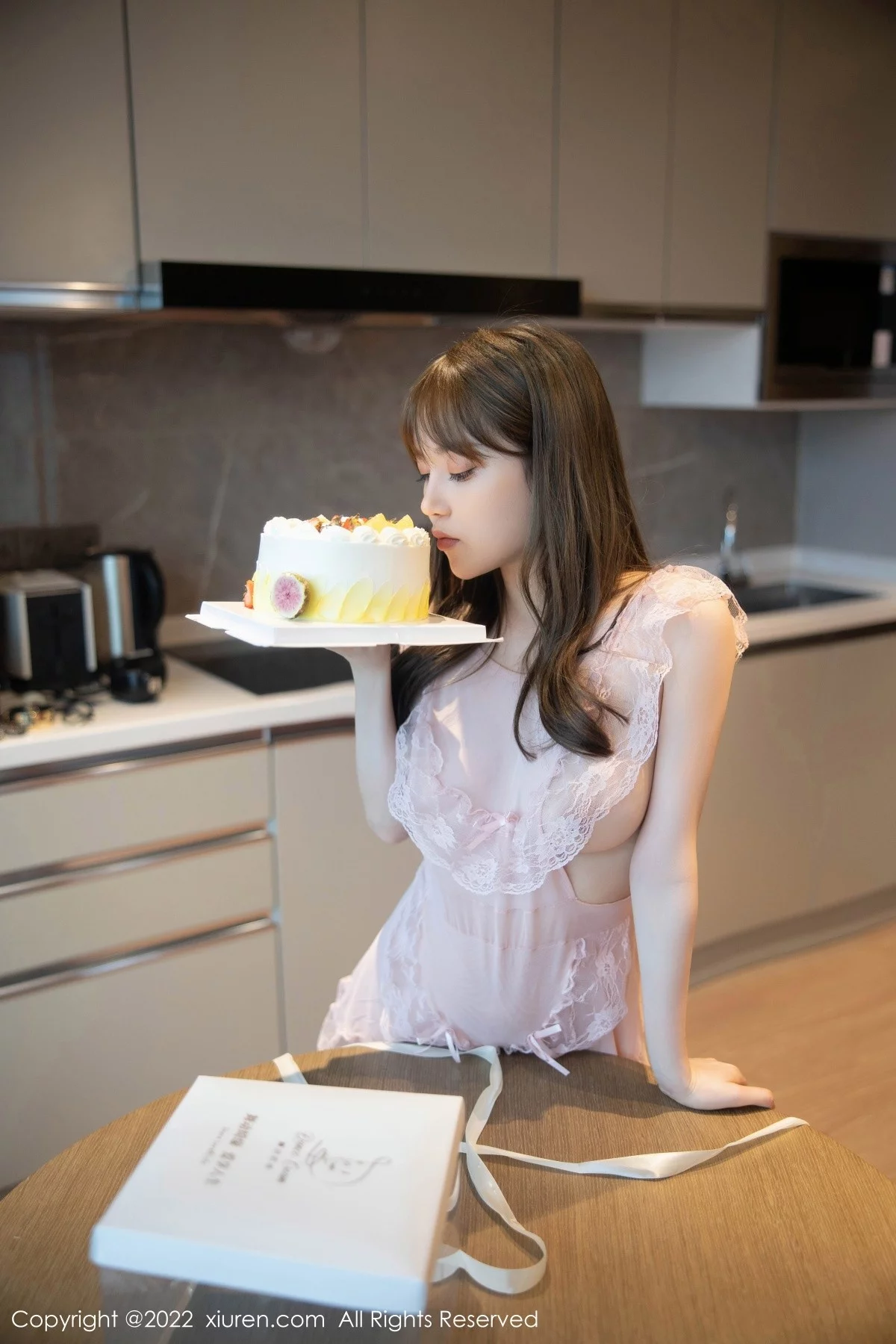 [[XiuRen秀人网]秀人网]No.5497_模特豆瓣酱私房性感粉色轻透睡裙真空秀豪乳翘臀惹火诱惑写真90P