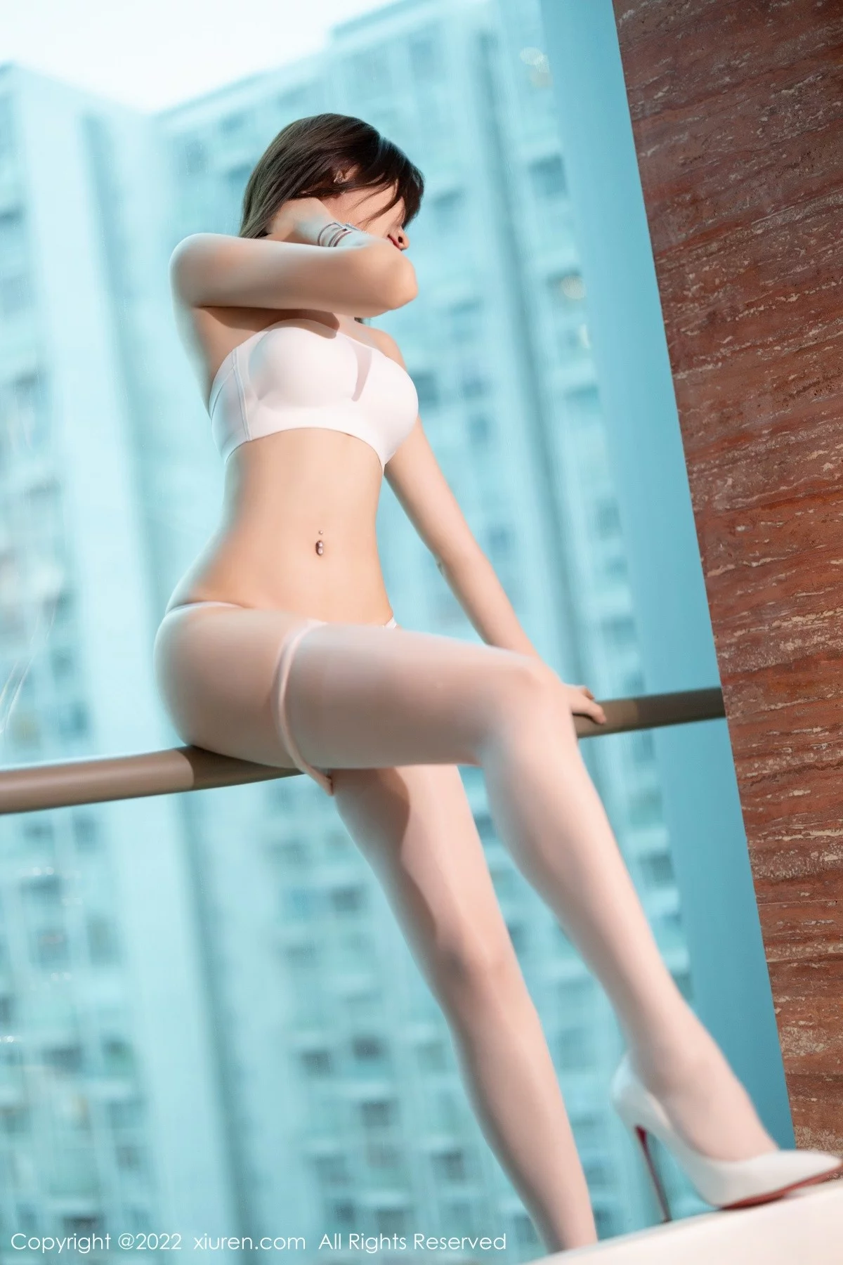 [[XiuRen秀人网]秀人网]No.5500_女神徐莉芝Booty性感服饰配黑短裙露白色内衣原色丝袜诱惑写真80P