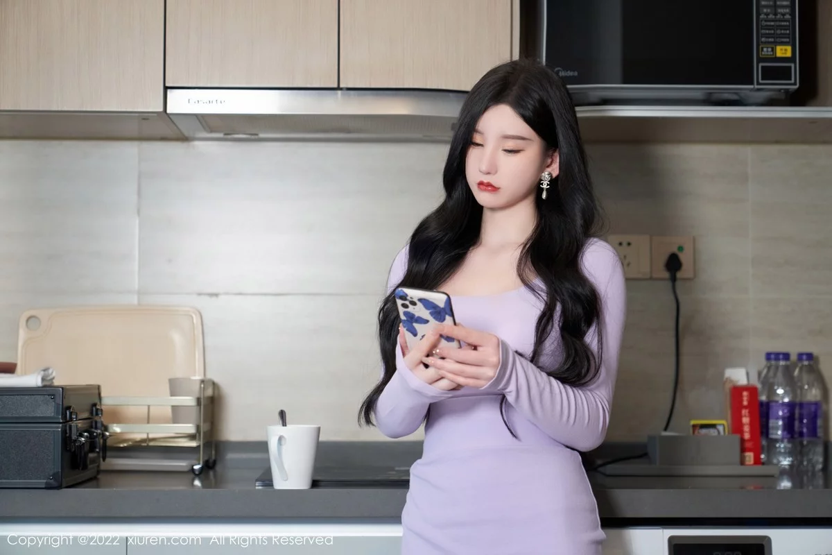 [[XiuRen秀人网]秀人网]No.5501_女神周于希Sally性感紫色收身连衣短裙配闪亮肉丝迷人诱惑写真83P