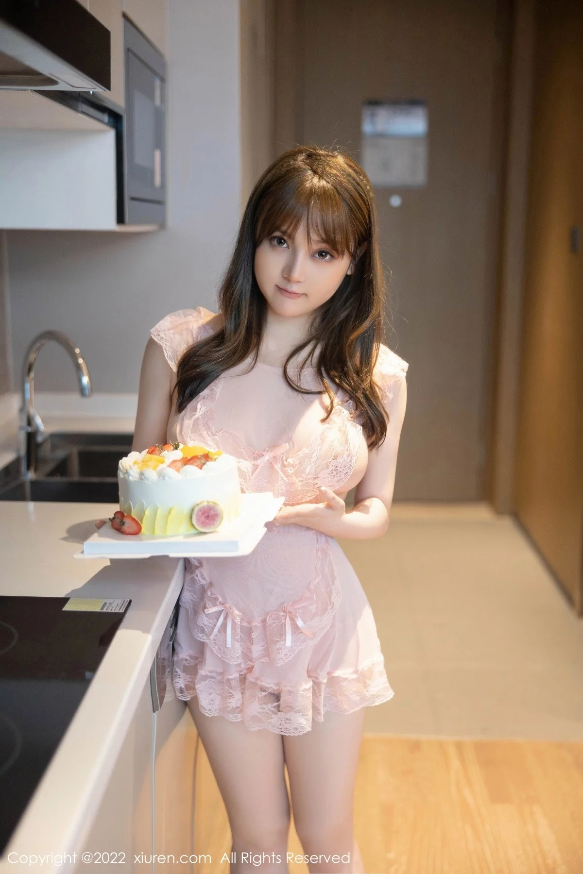 [[XiuRen秀人网]秀人网]No.5497_模特豆瓣酱私房性感粉色轻透睡裙真空秀豪乳翘臀惹火诱惑写真90P