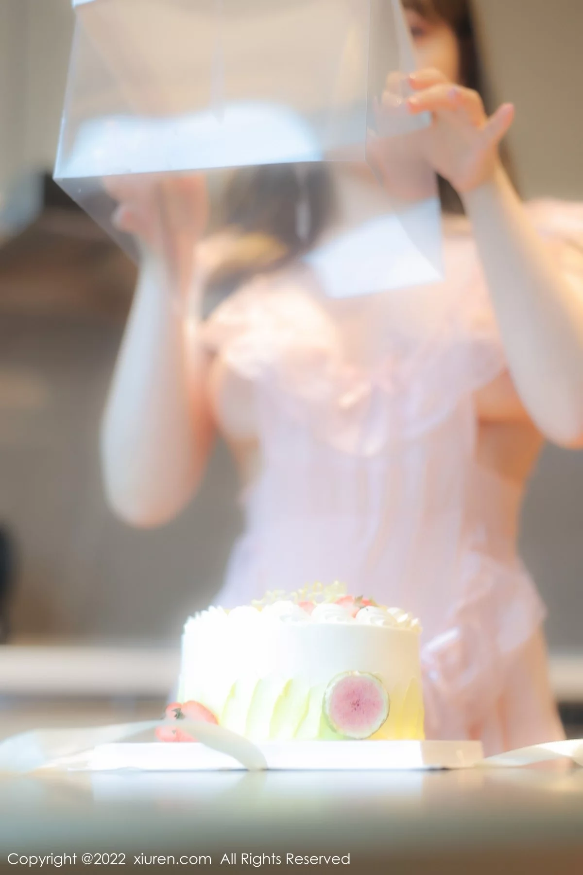 [[XiuRen秀人网]秀人网]No.5497_模特豆瓣酱私房性感粉色轻透睡裙真空秀豪乳翘臀惹火诱惑写真90P